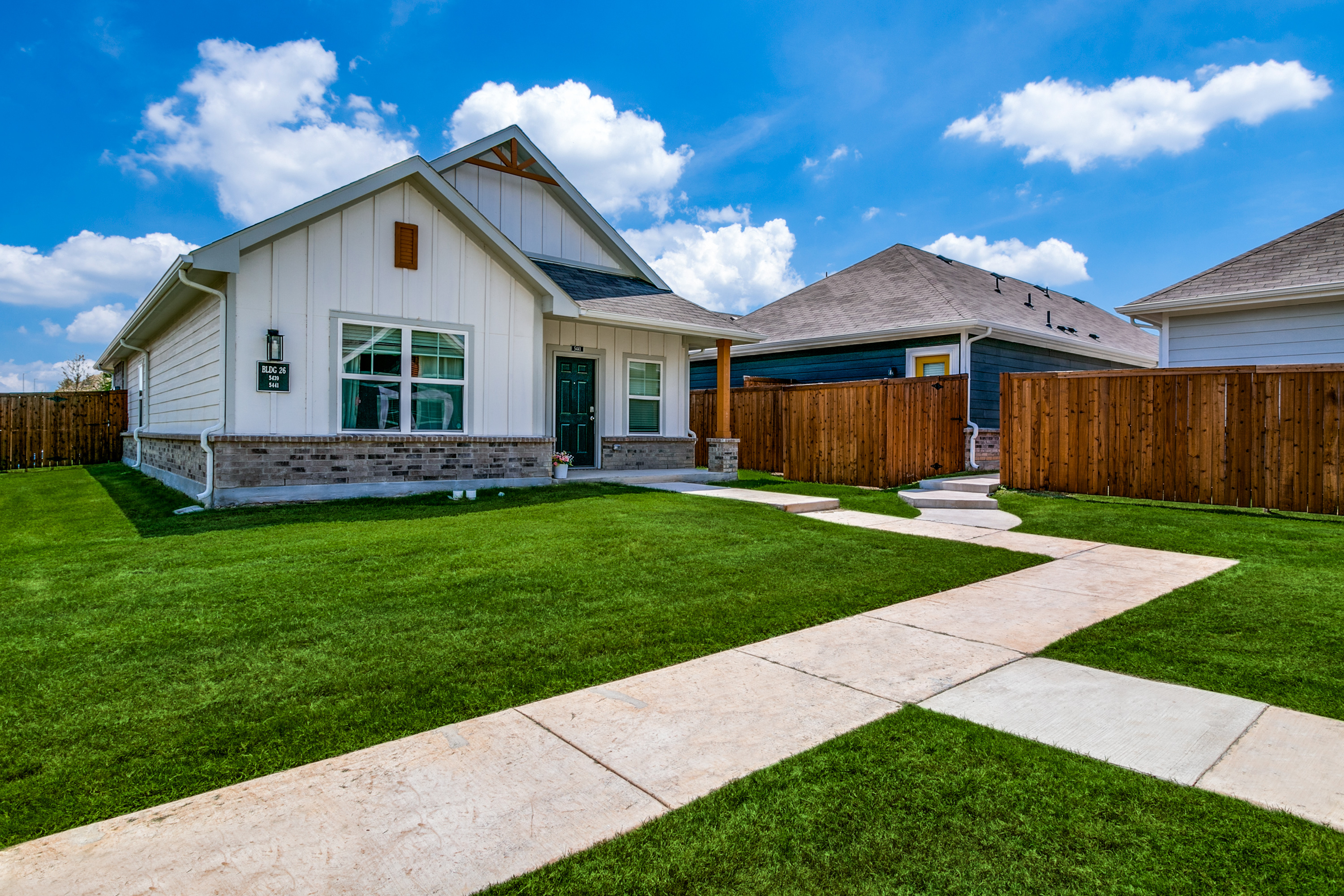 Ridglea Right Exterior