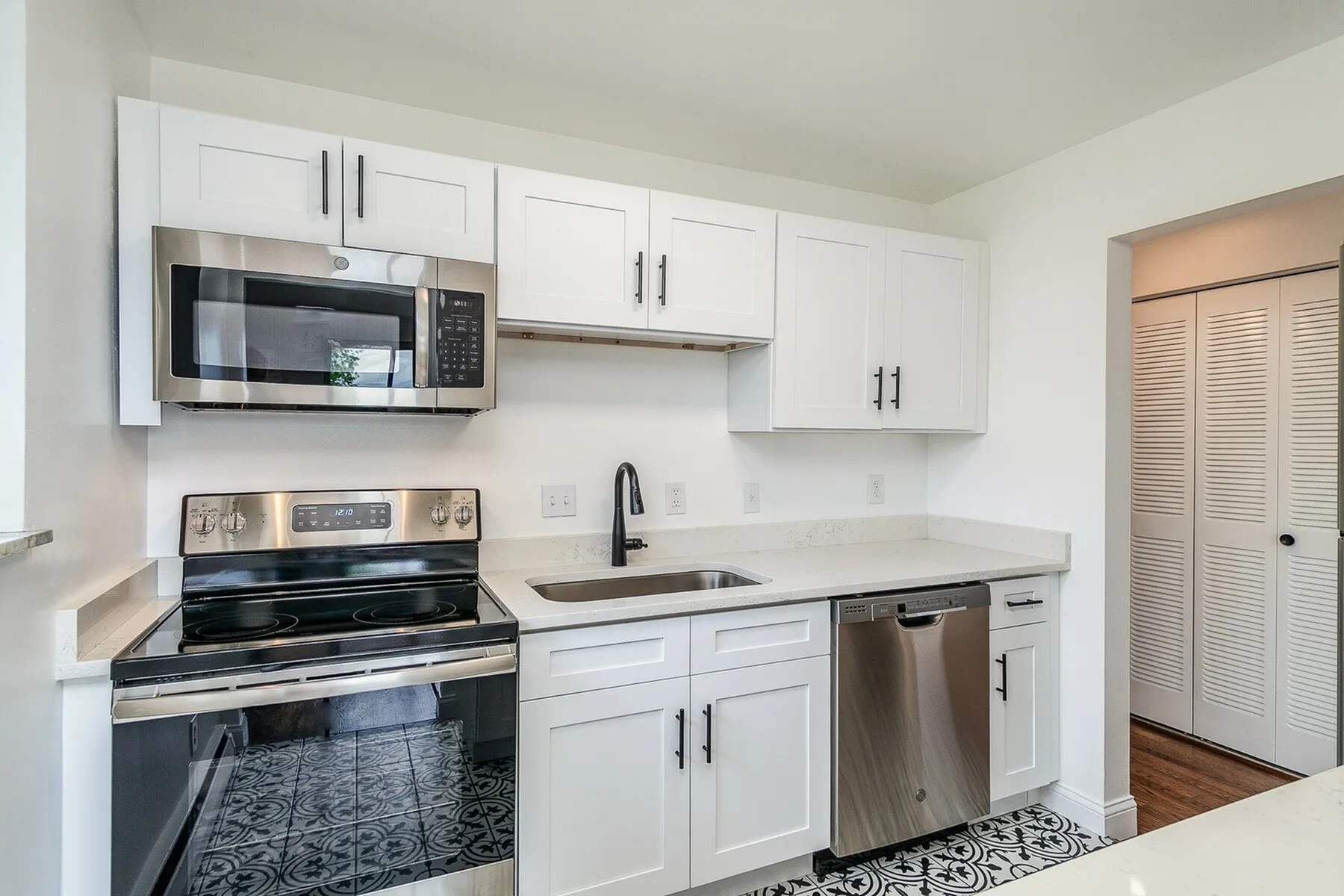 Kitchen Picture 1