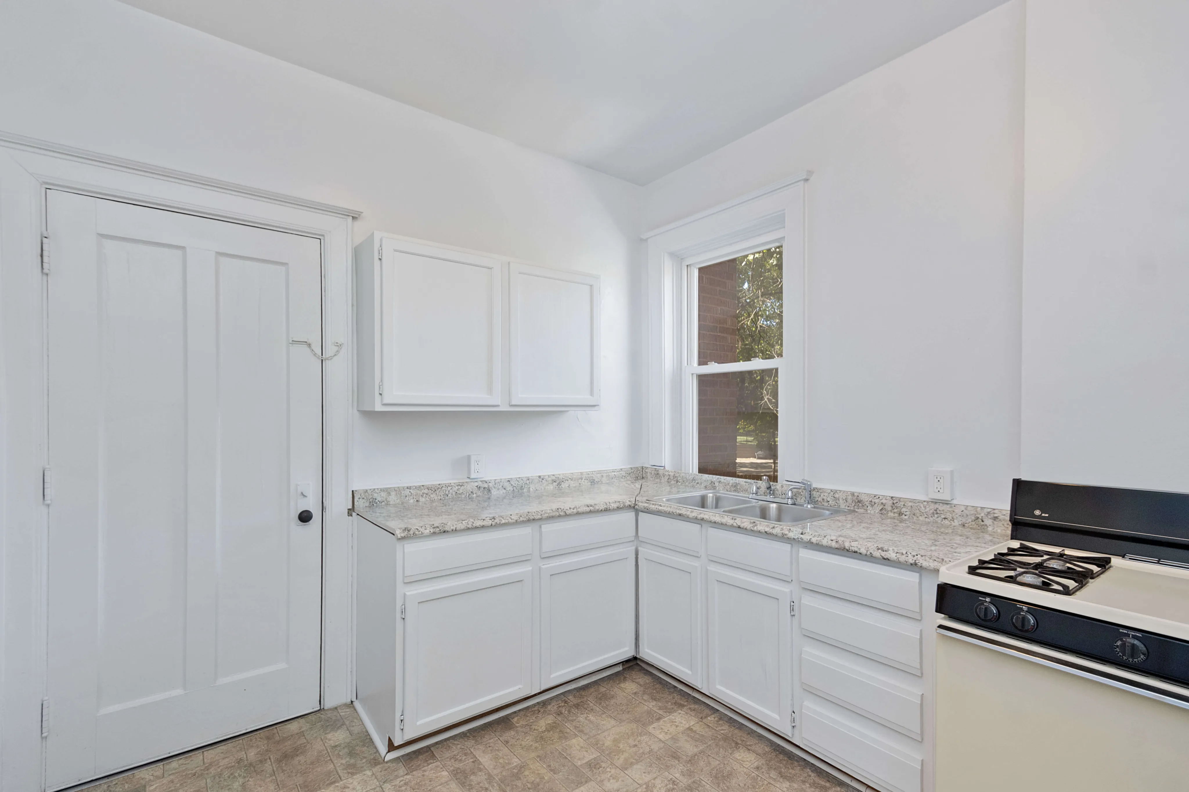 Kitchen Picture 1