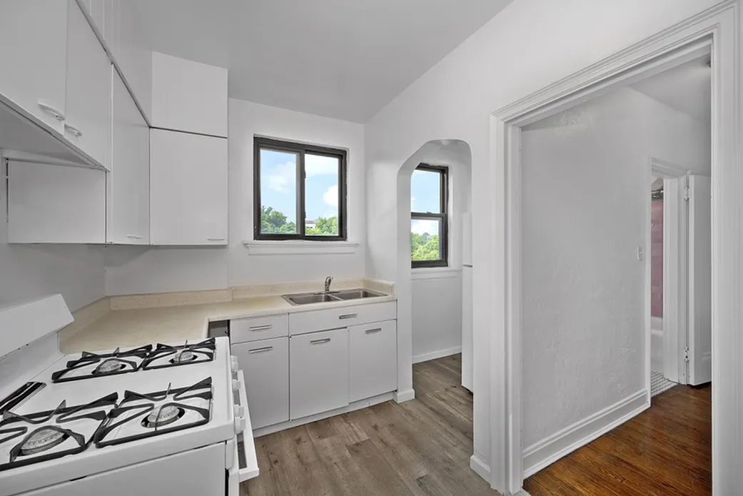Kitchen Picture 3