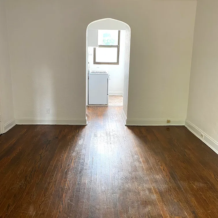 Livingroom Picture 1