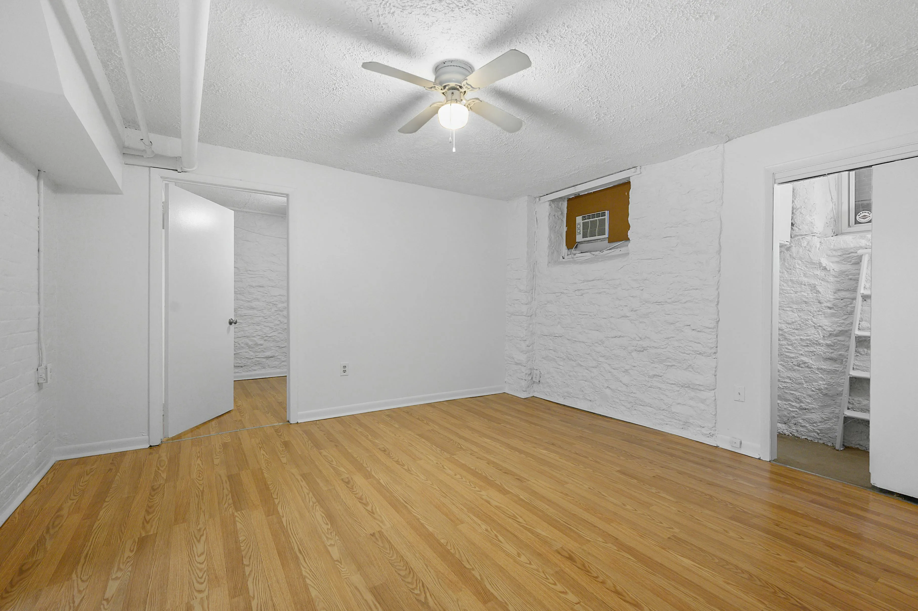 Bedroom Picture 2