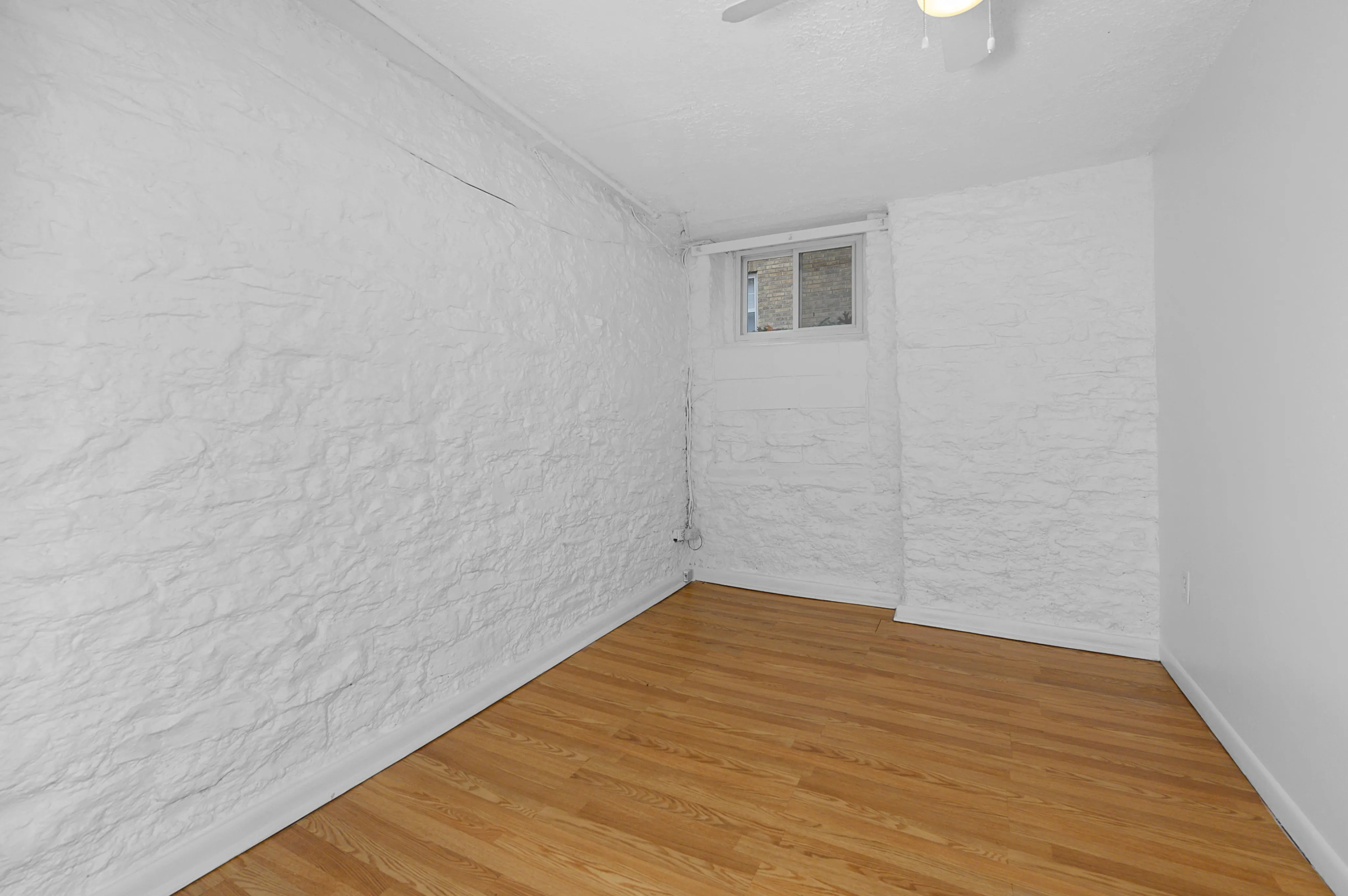 Bedroom Picture 3