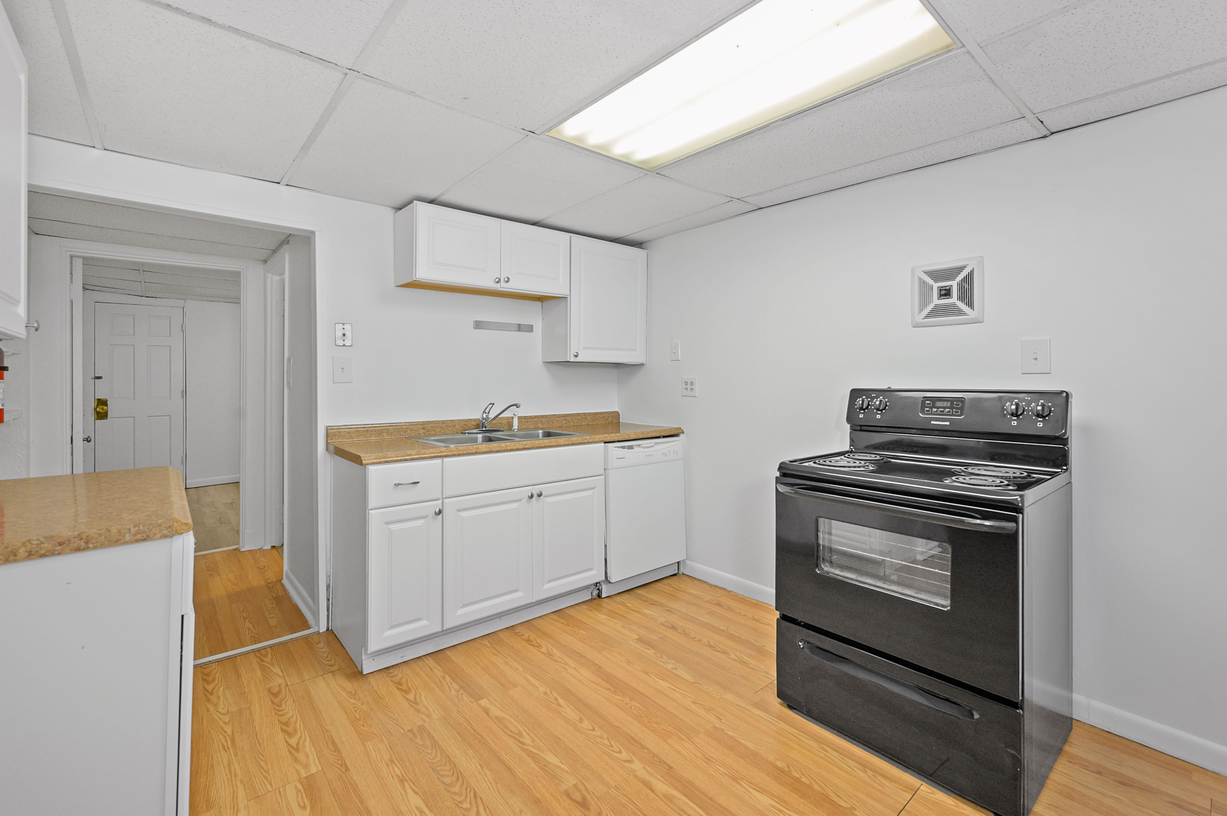 Kitchen Picture 1