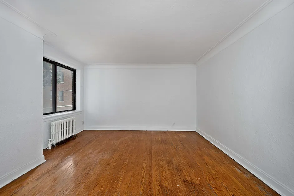 Living Room Picture 1