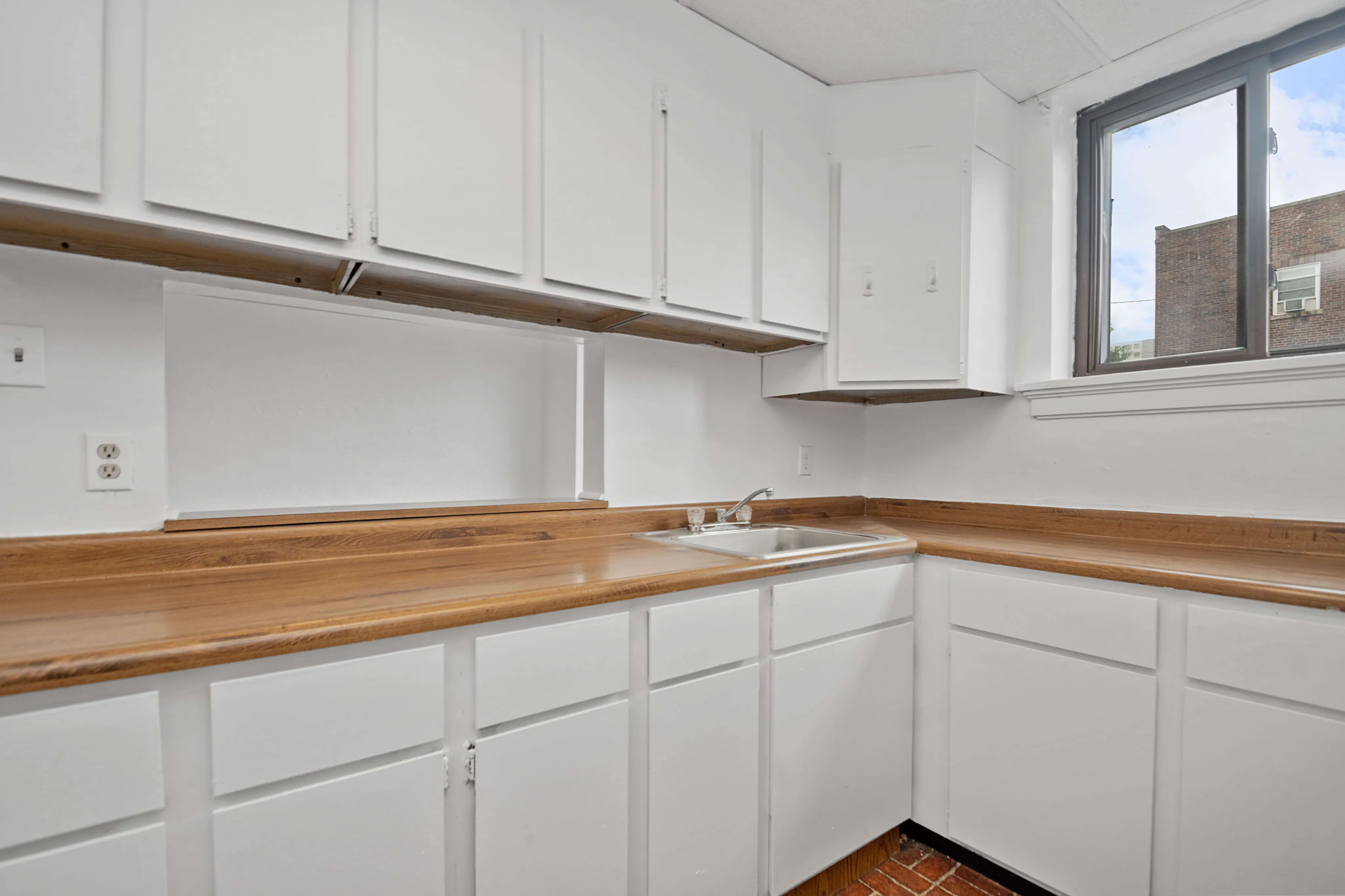 Kitchen Picture 3