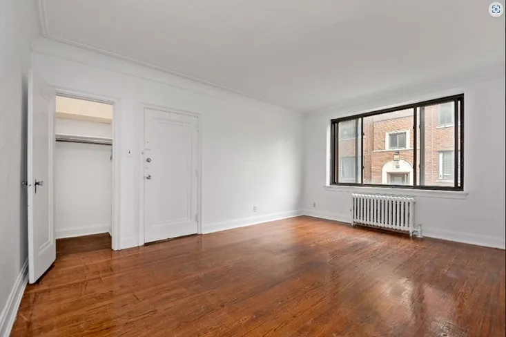 Livingroom Picture 3