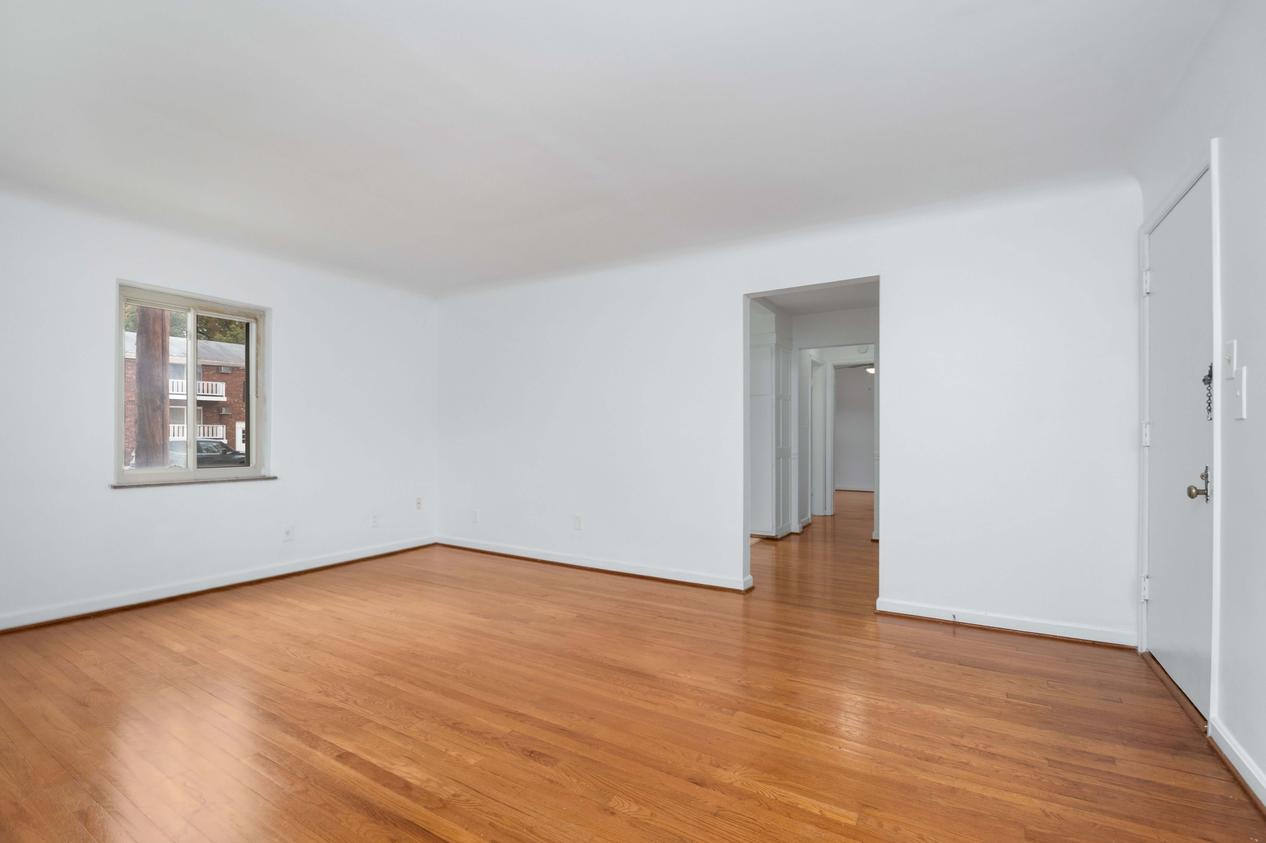 1 Bedroom Apartment in Oakley Cincinnati | Madison Rd