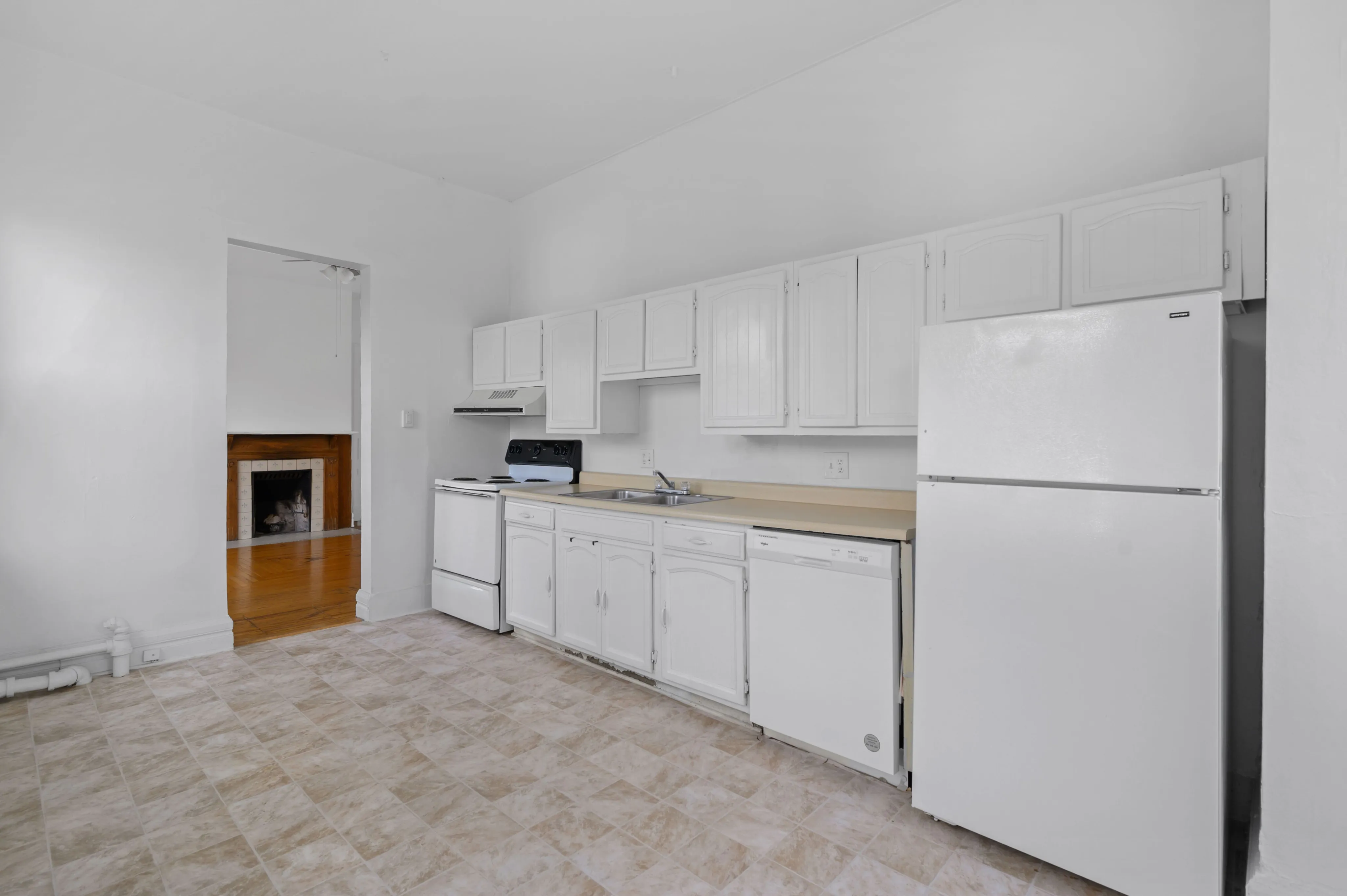 Kitchen Picture 3