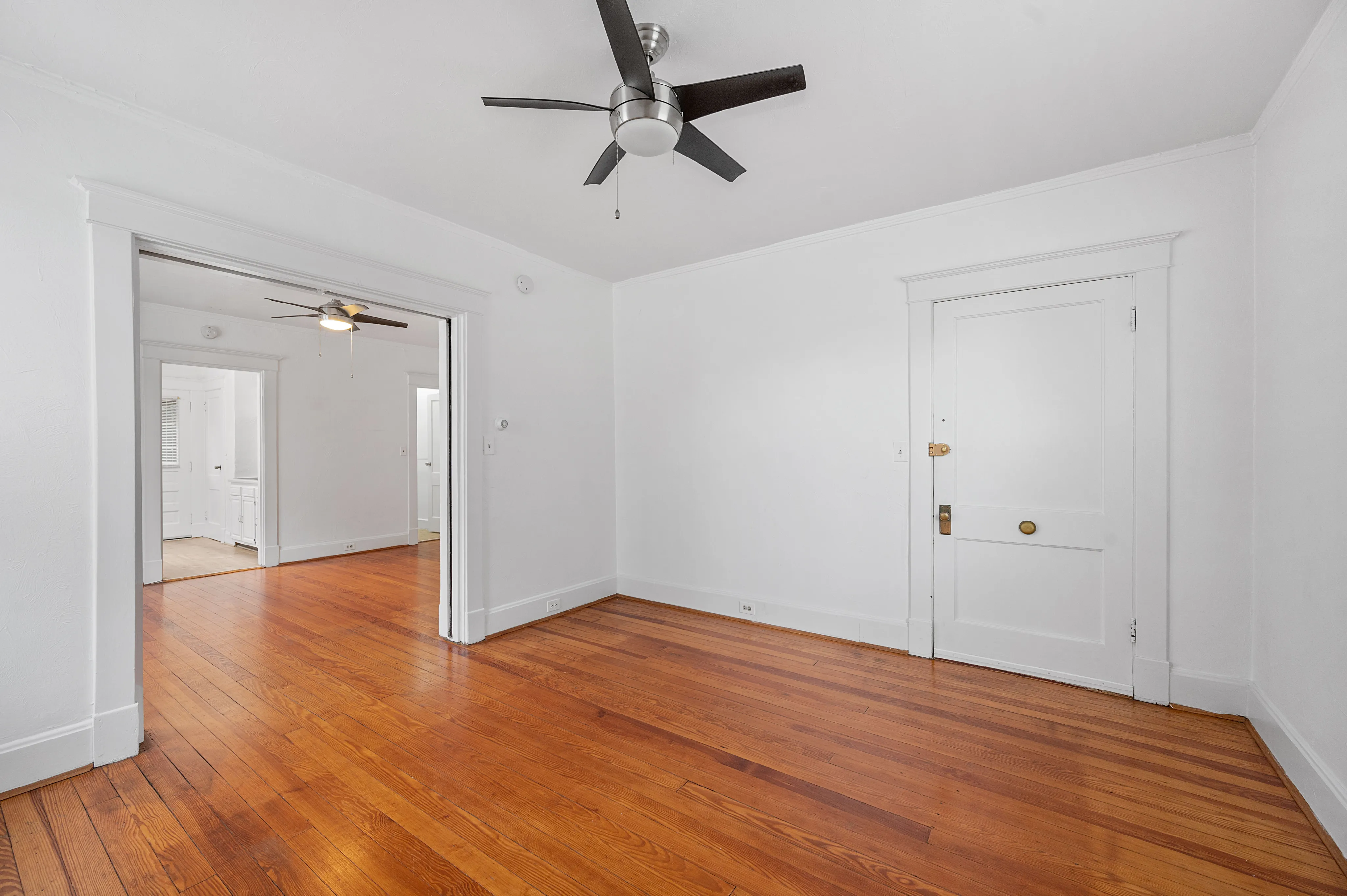 Front door & Livingroom