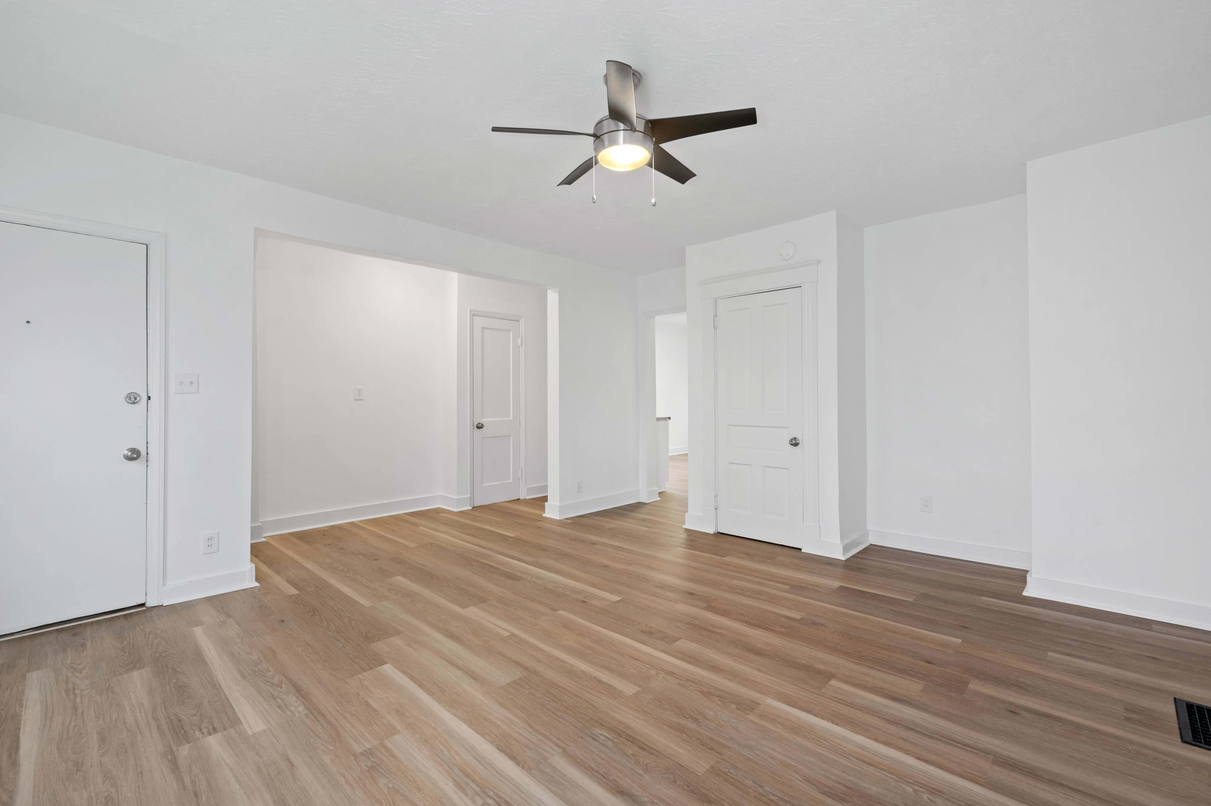 Livingroom Picture 2