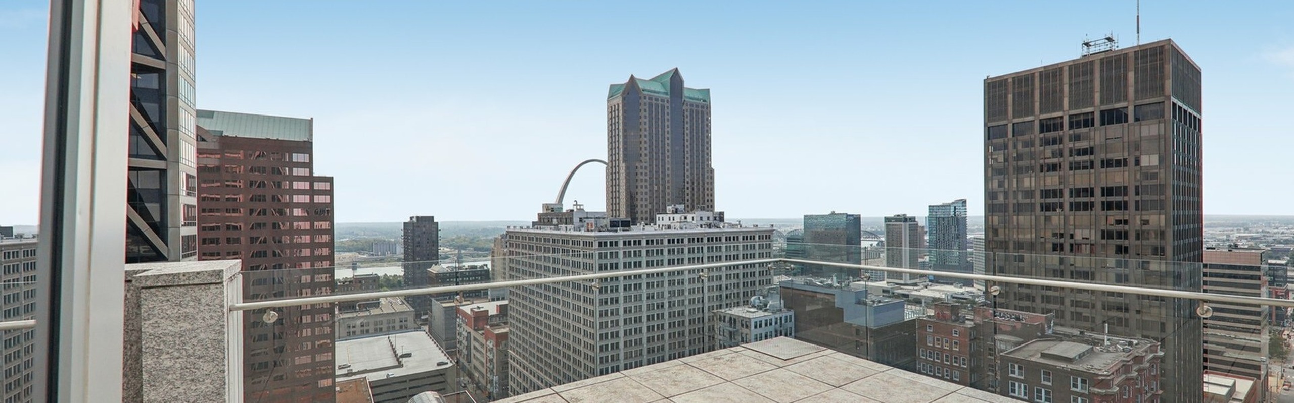 Downtown St. Louis Apartments and Restaurants