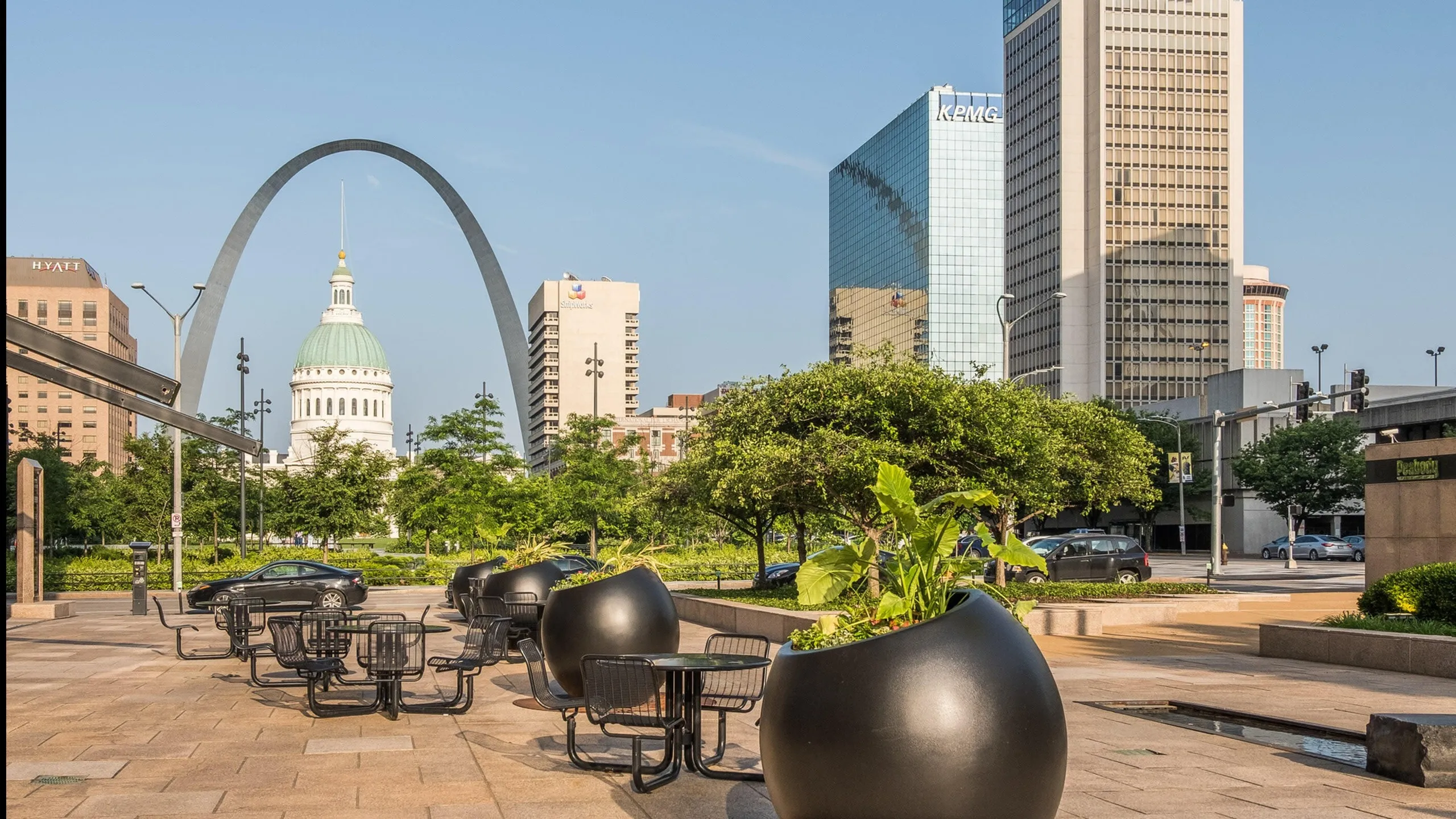 Downtown St. Louis and Gateway Arch