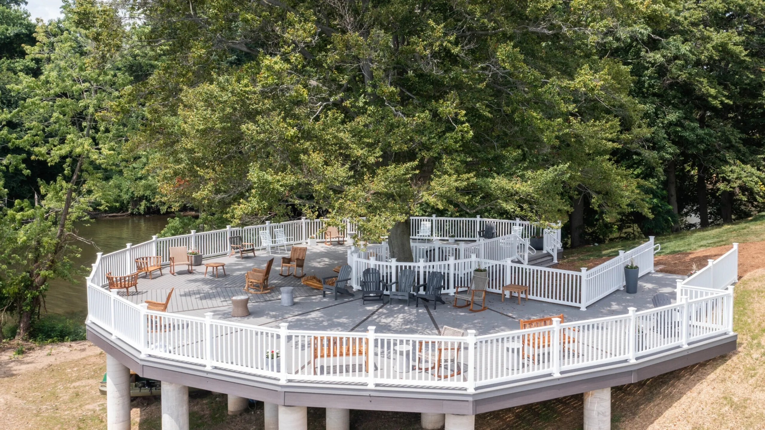 360 Degree Deck