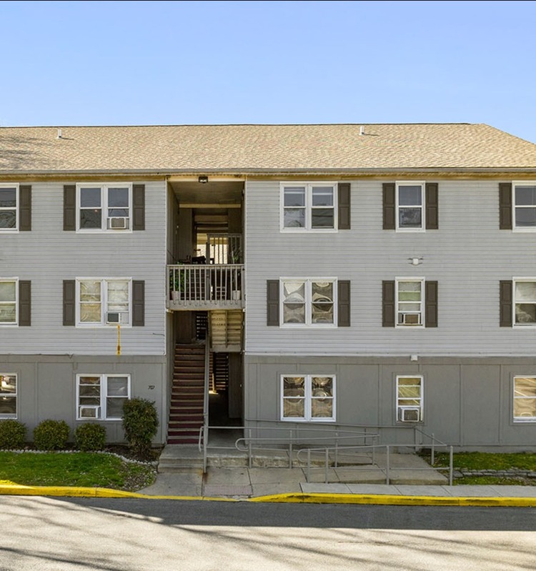 The Robinson one and two bedroom apartments and cottages