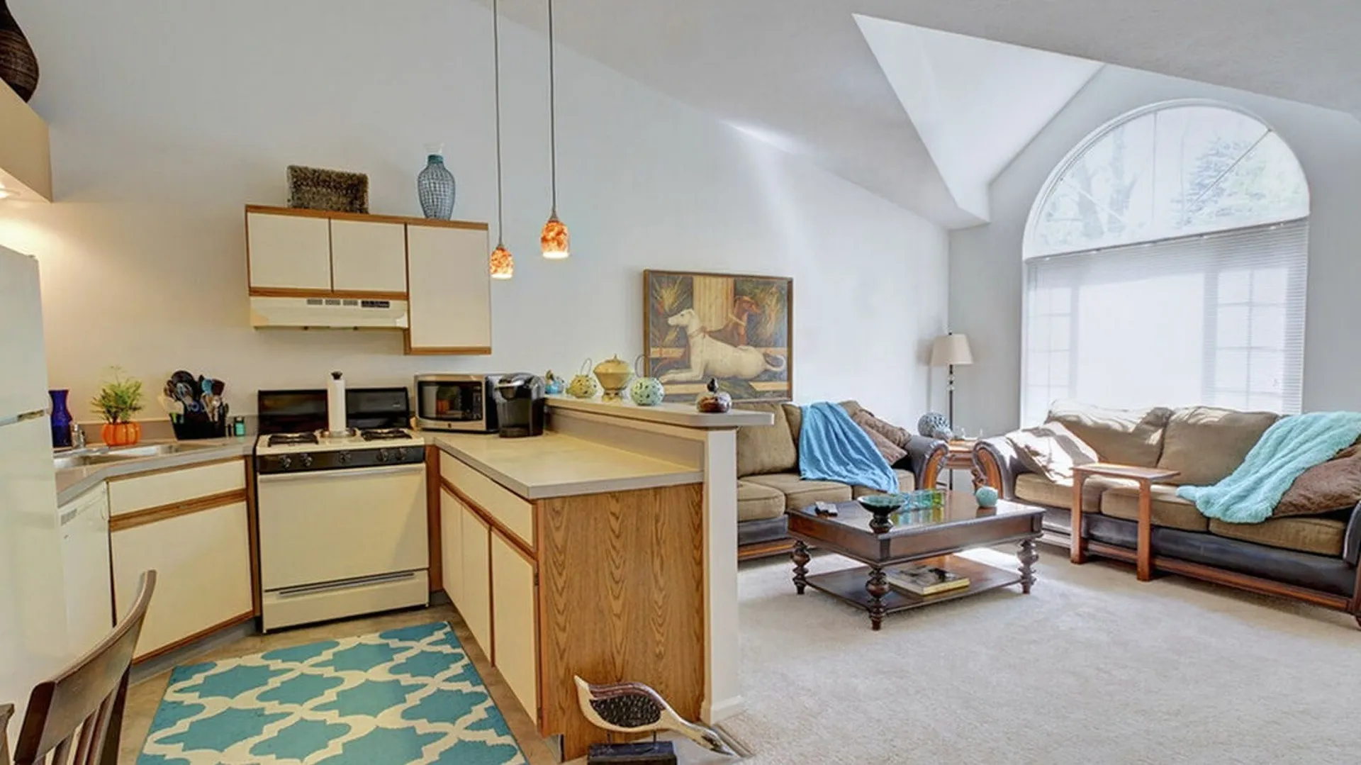 Kitchen & Living