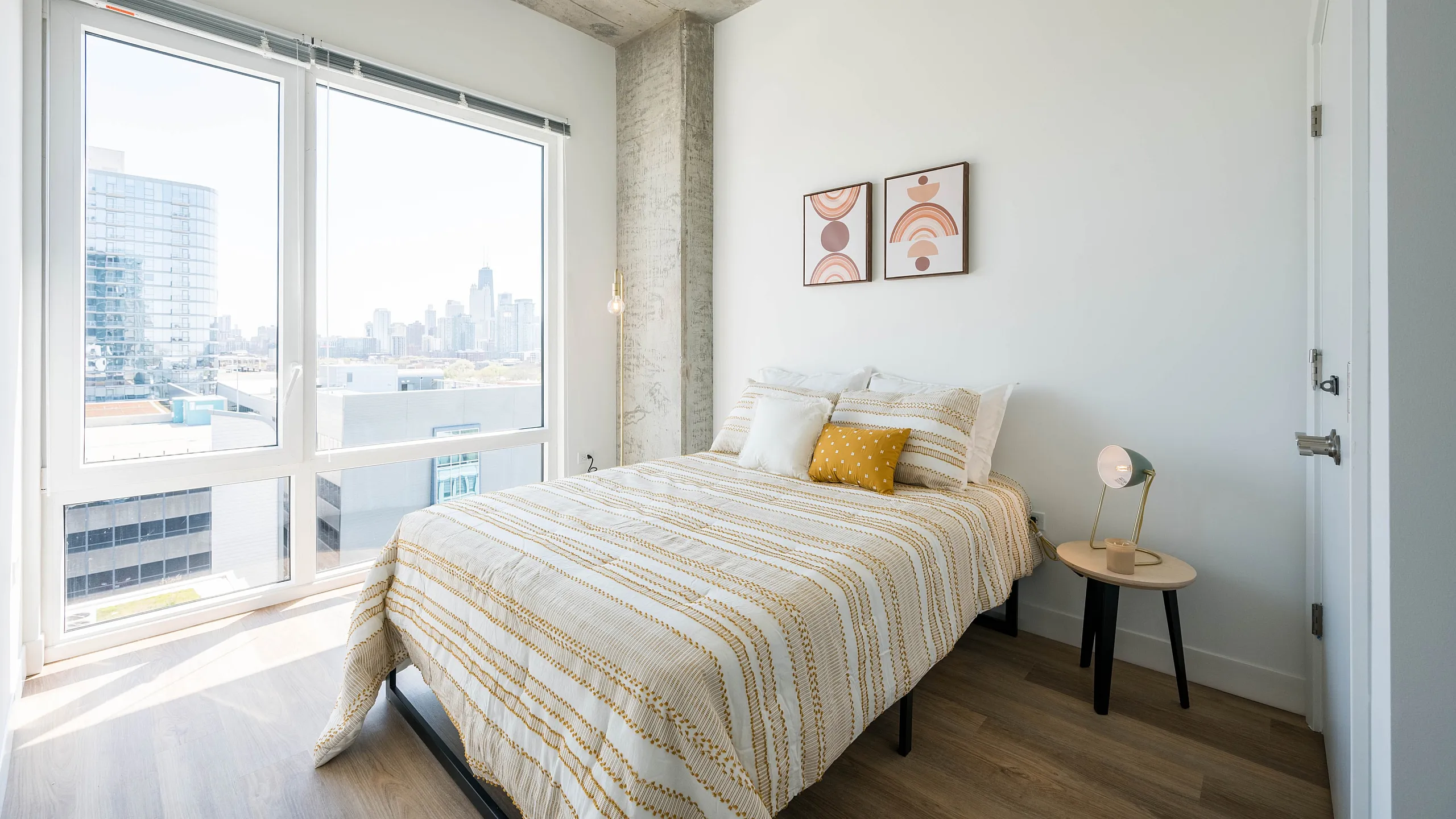 Post Chicago - Private Bedroom