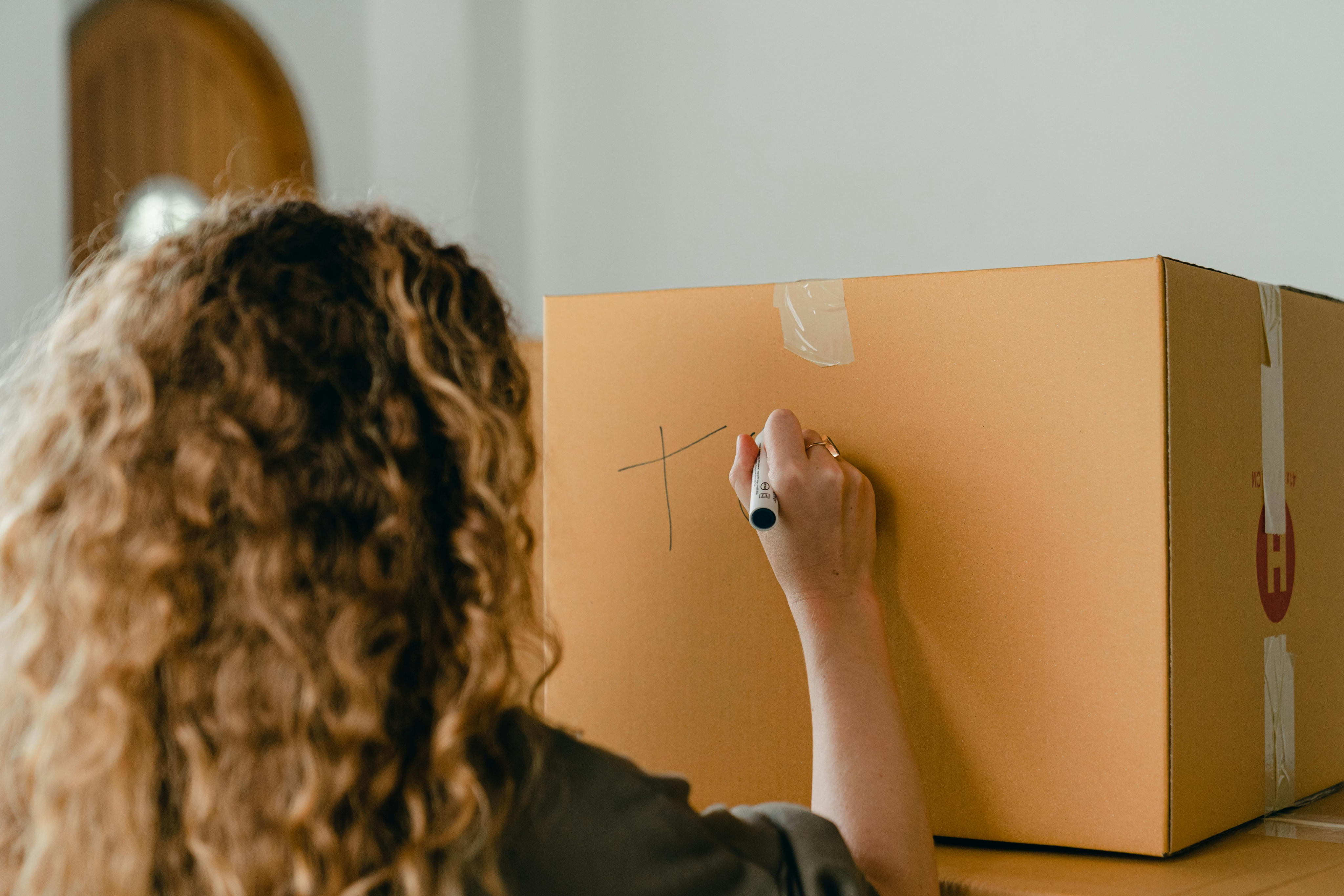 Beginner's Guide to Moving for College Students | Blueridge-image