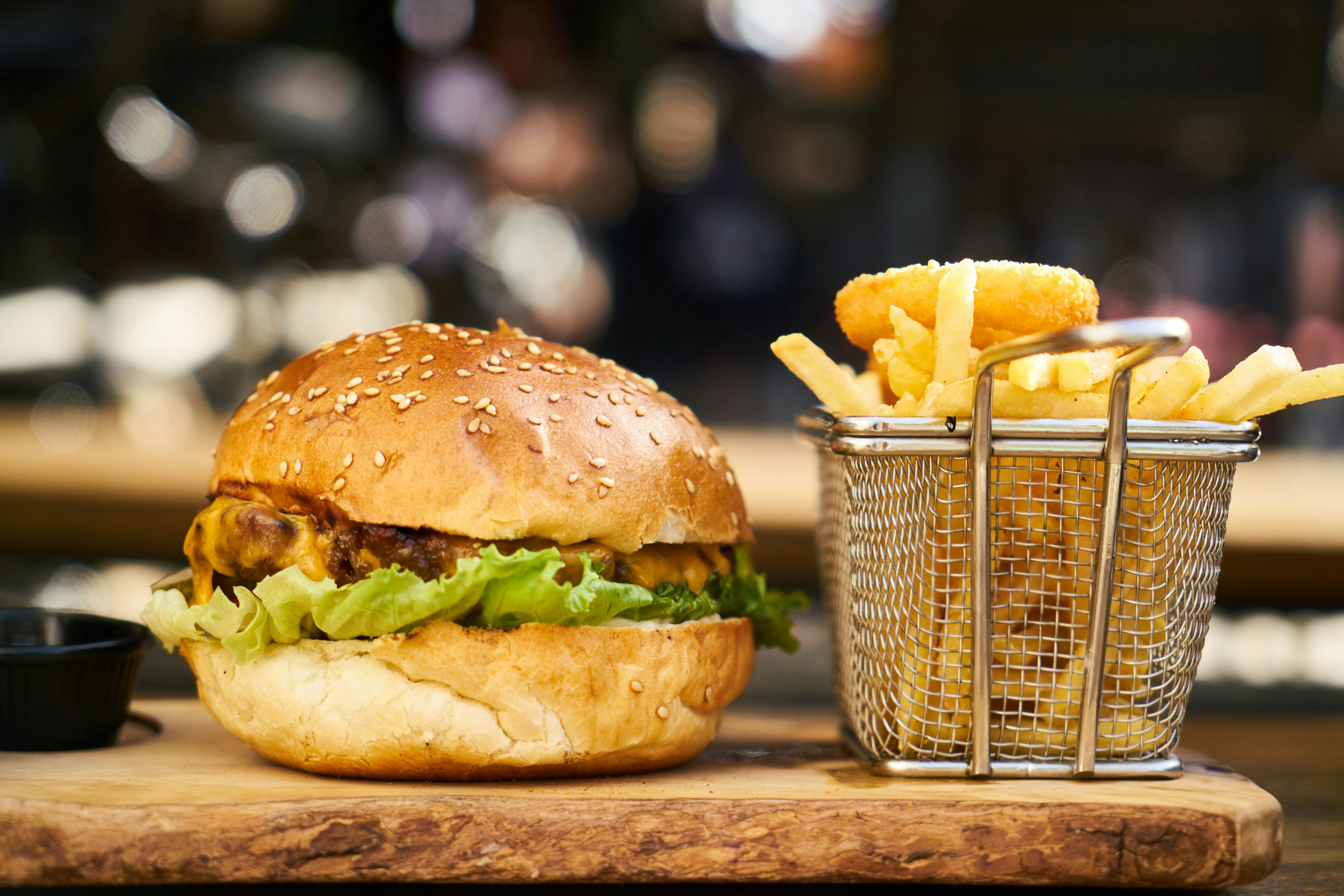 Affordable Restaurants Near Tailor Lofts in Chicago | Tailor Lofts-image