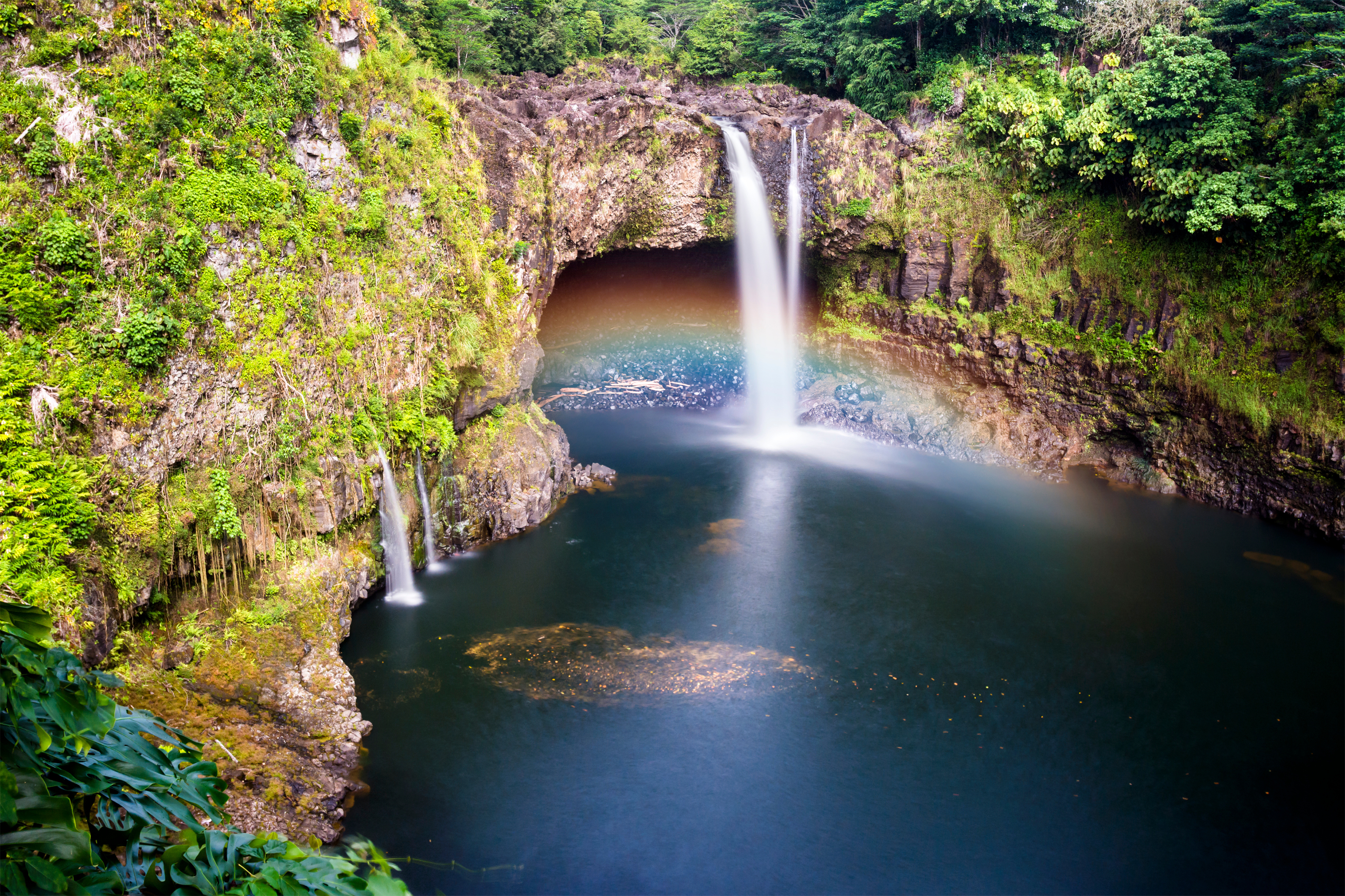 Rainbow Falls and Waterfalls in Hilo, Hawai'i-image