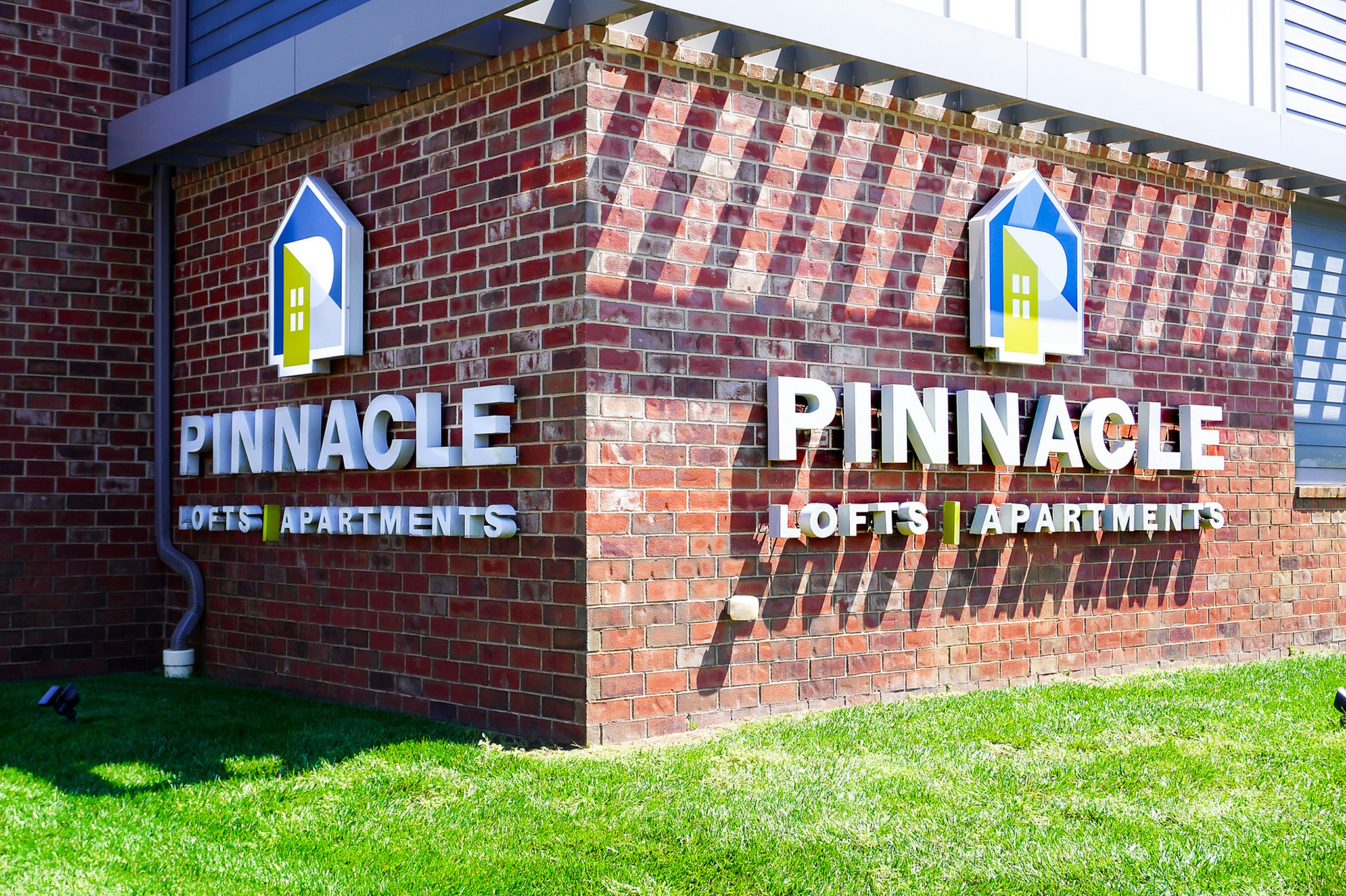 Pinnacle Monument Sign