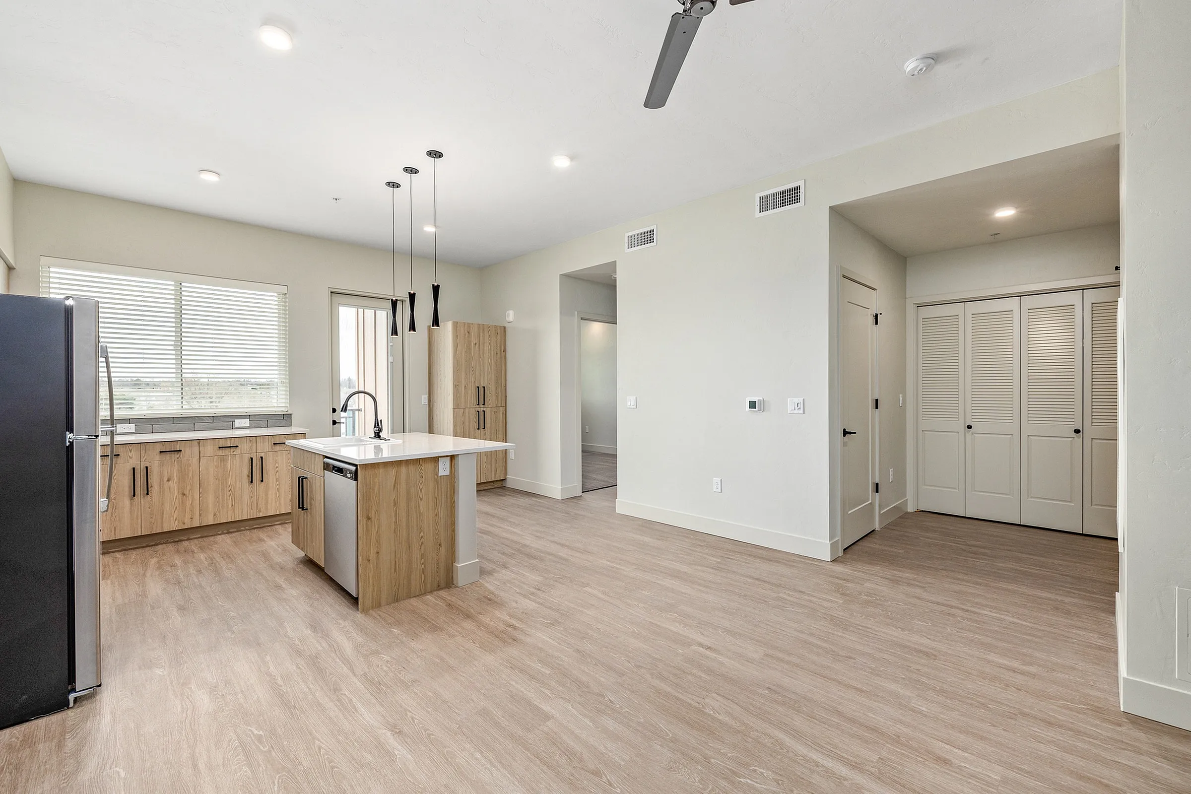 One-Bedroom Apartment Kitchen - Apartments in Garden City, ID | The Boardwalk Apartments