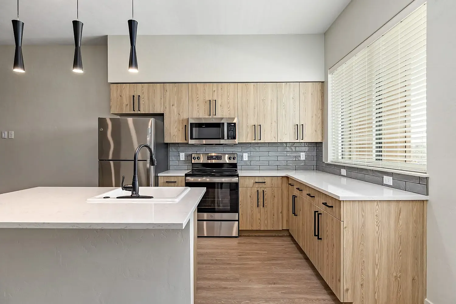 One-Bedroom Apartment Kitchen - Apartments in Garden City, ID | The Boardwalk Apartments