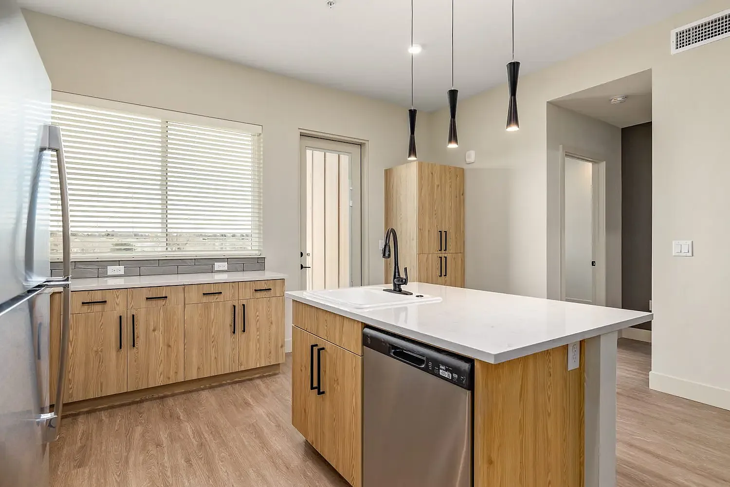 One-Bedroom Apartment Kitchen - Apartments in Garden City, ID | The Boardwalk Apartments