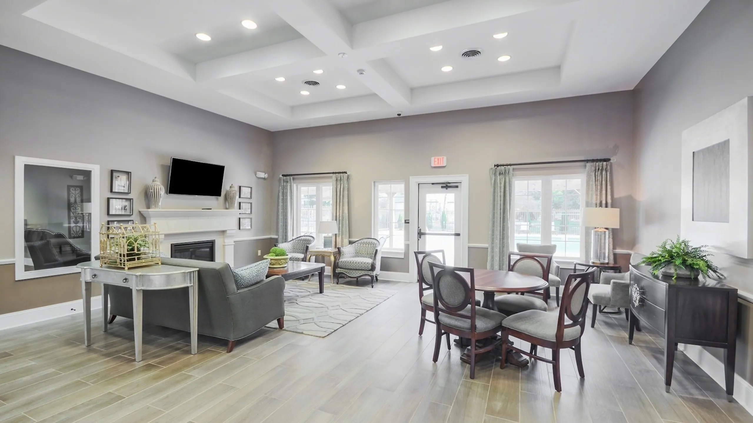 Chateau de Ville leasing office