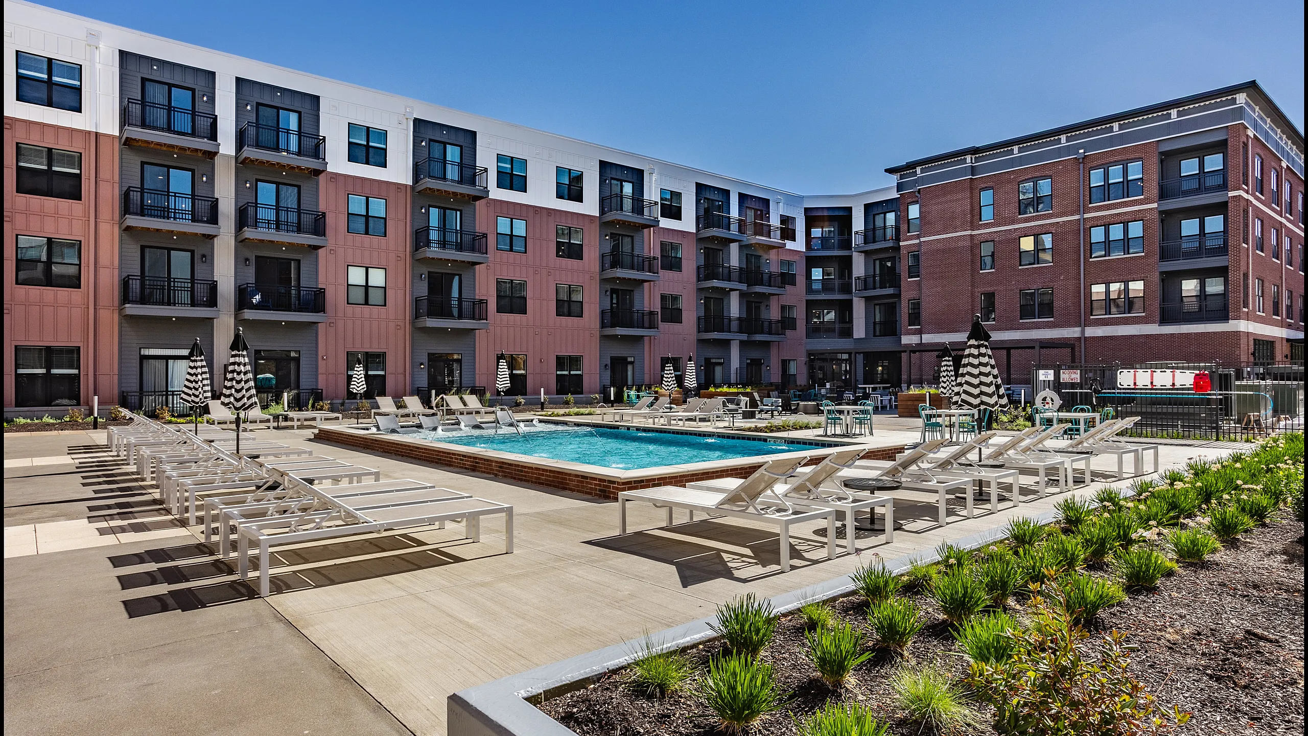 The Vault on Main - Outdoor Pool Area