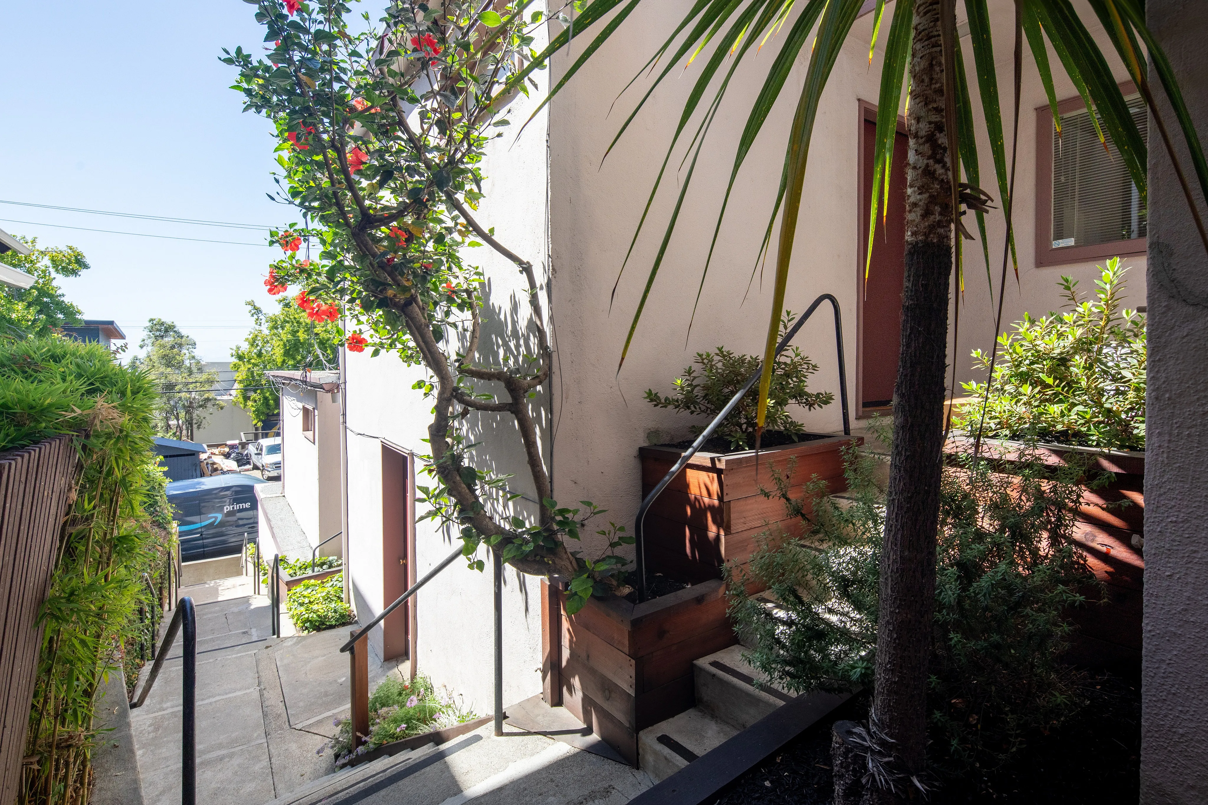 Private, cozy entryway