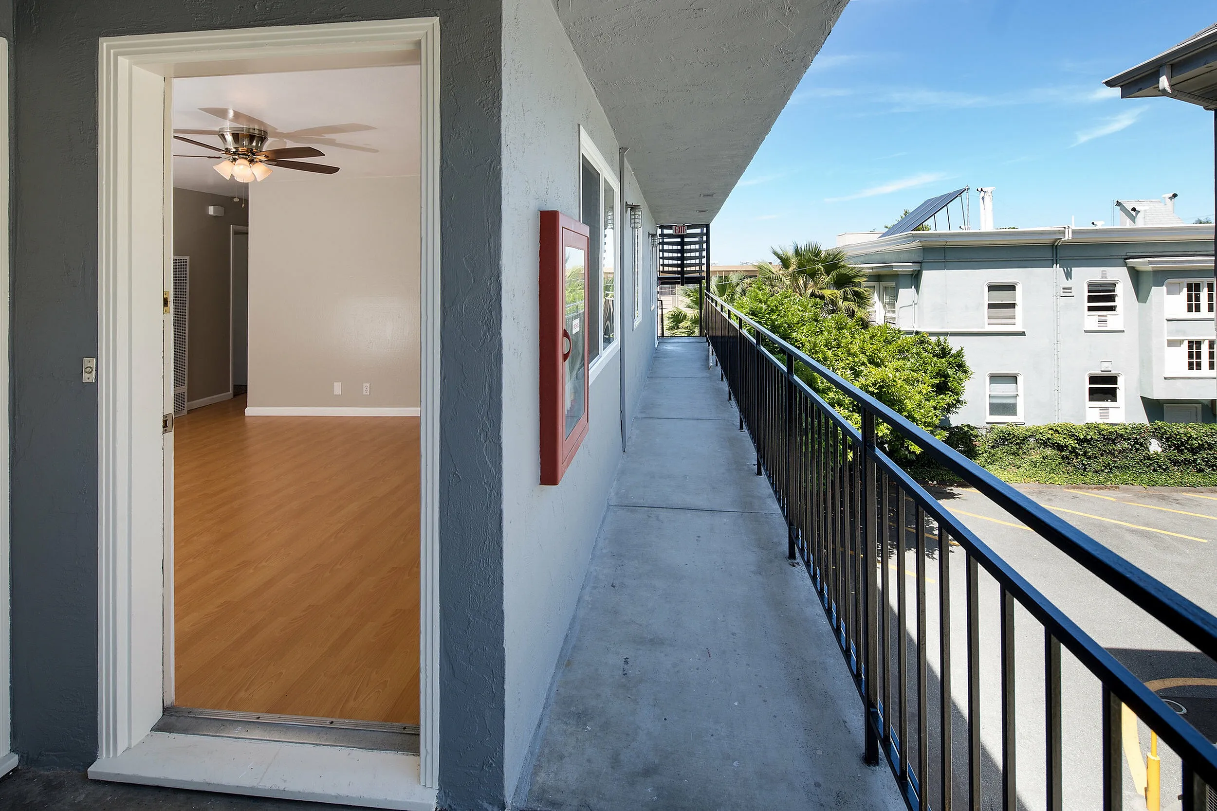 Spacious walkway for apartment entrances