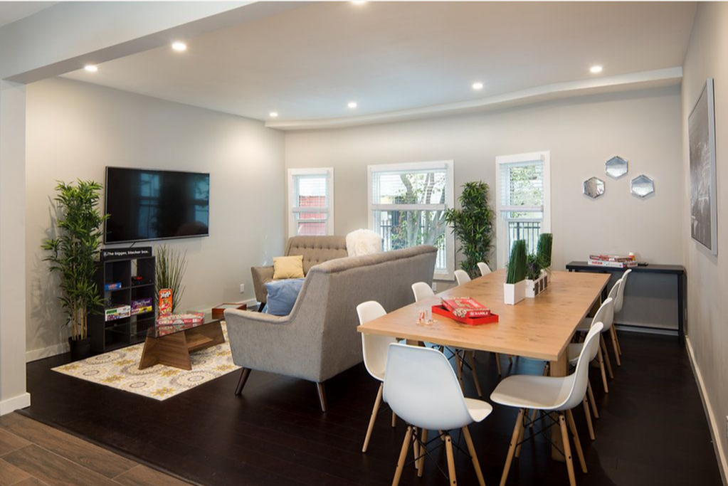 The ideal setup for board games and movie nights
