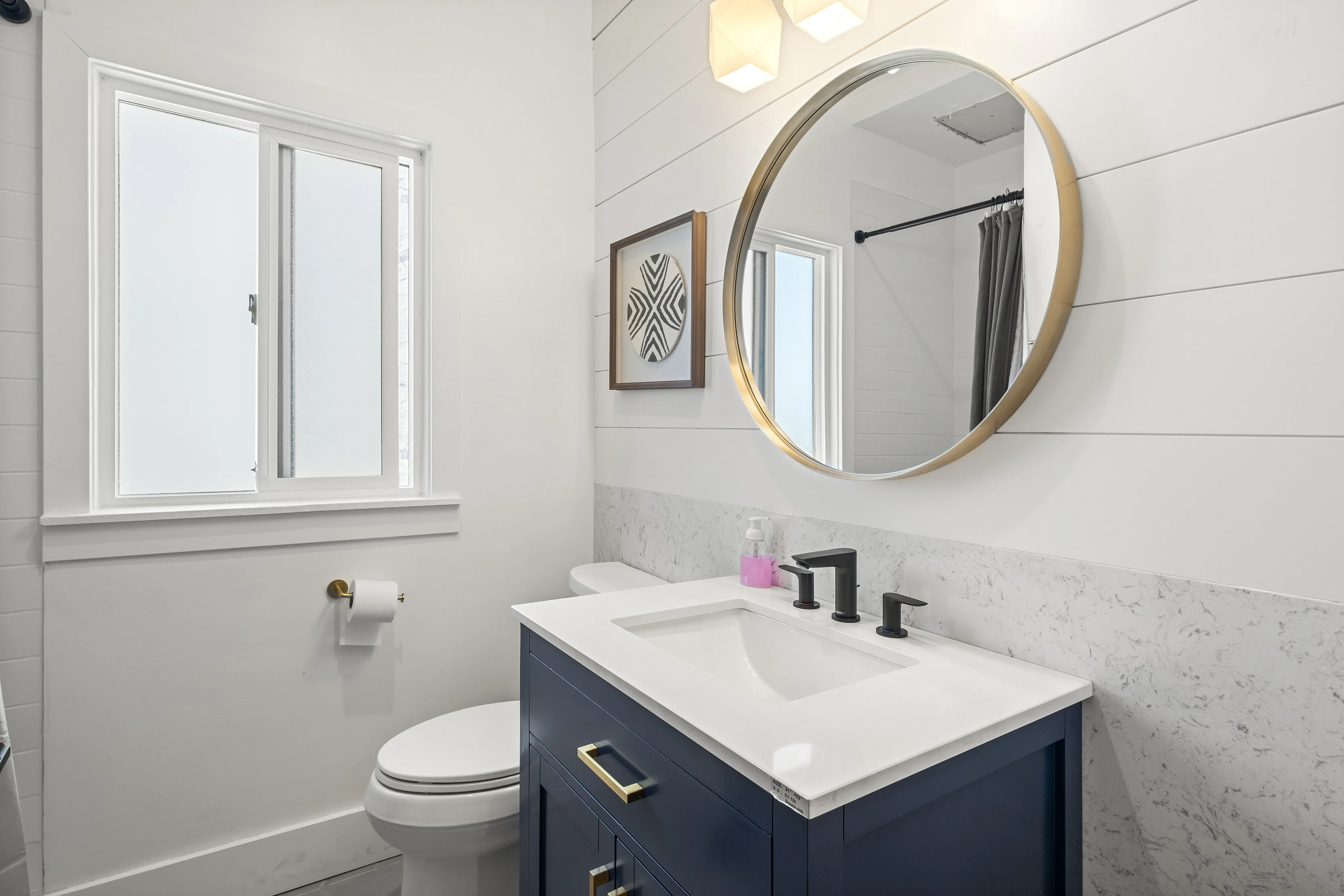 Spacious modern bathroom