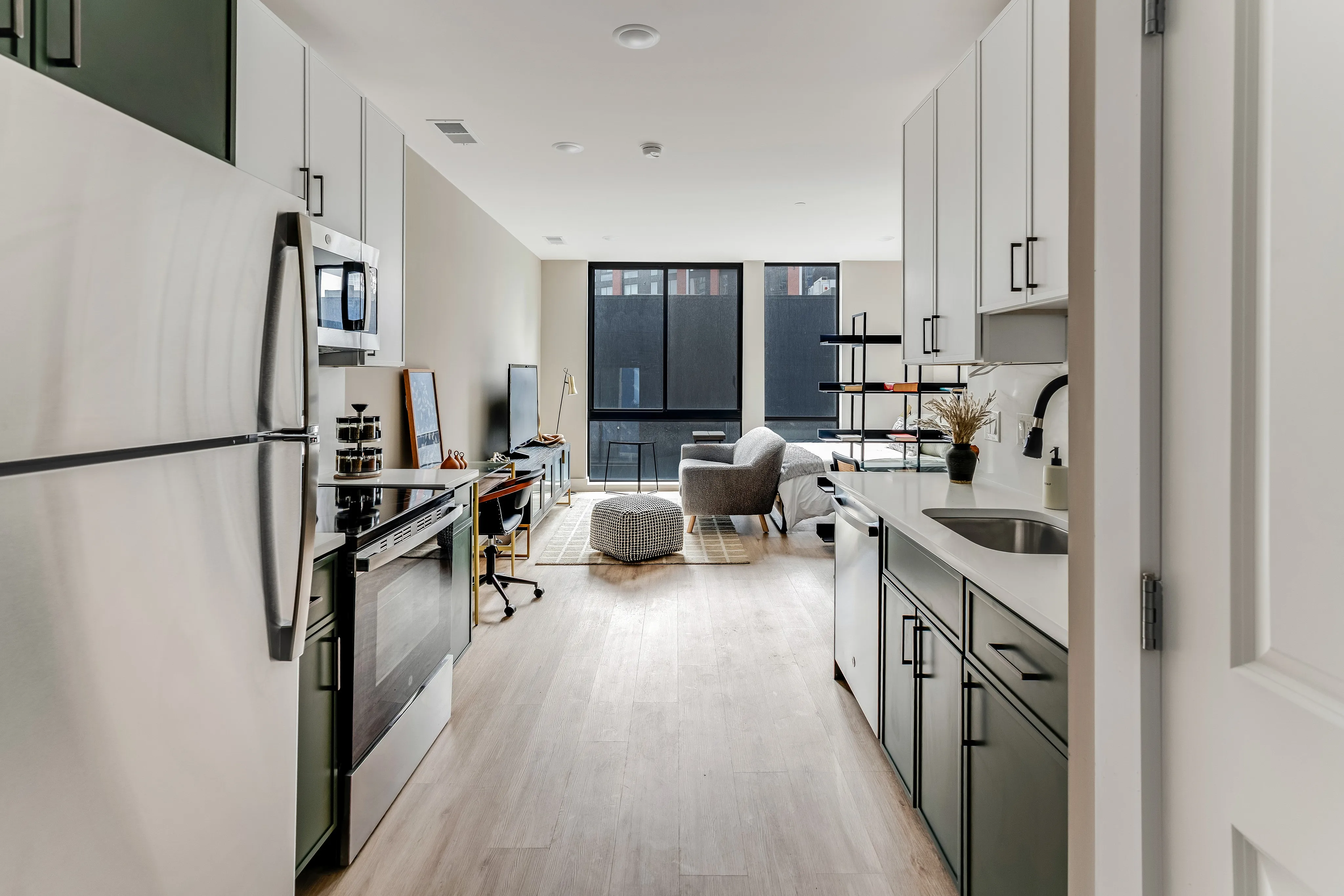 Photos, Videos, & Virtual Tours of Philadelphia Apartments