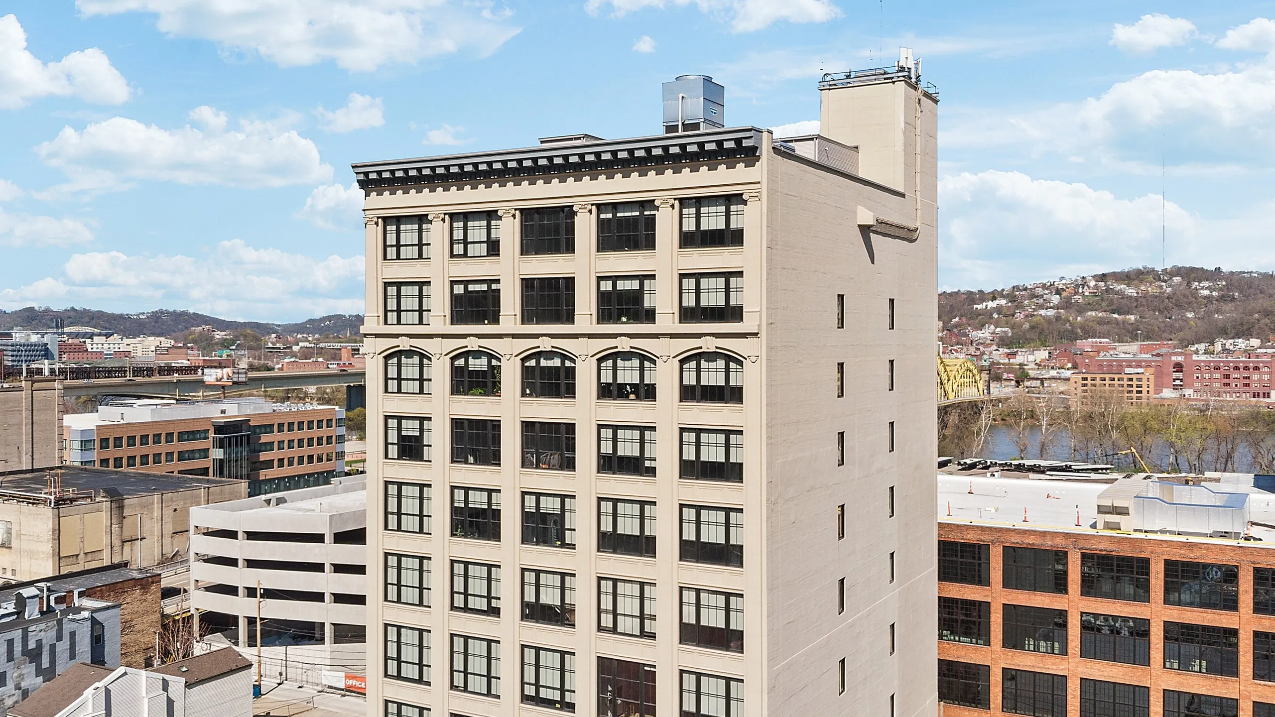 1627 On The Strip Building