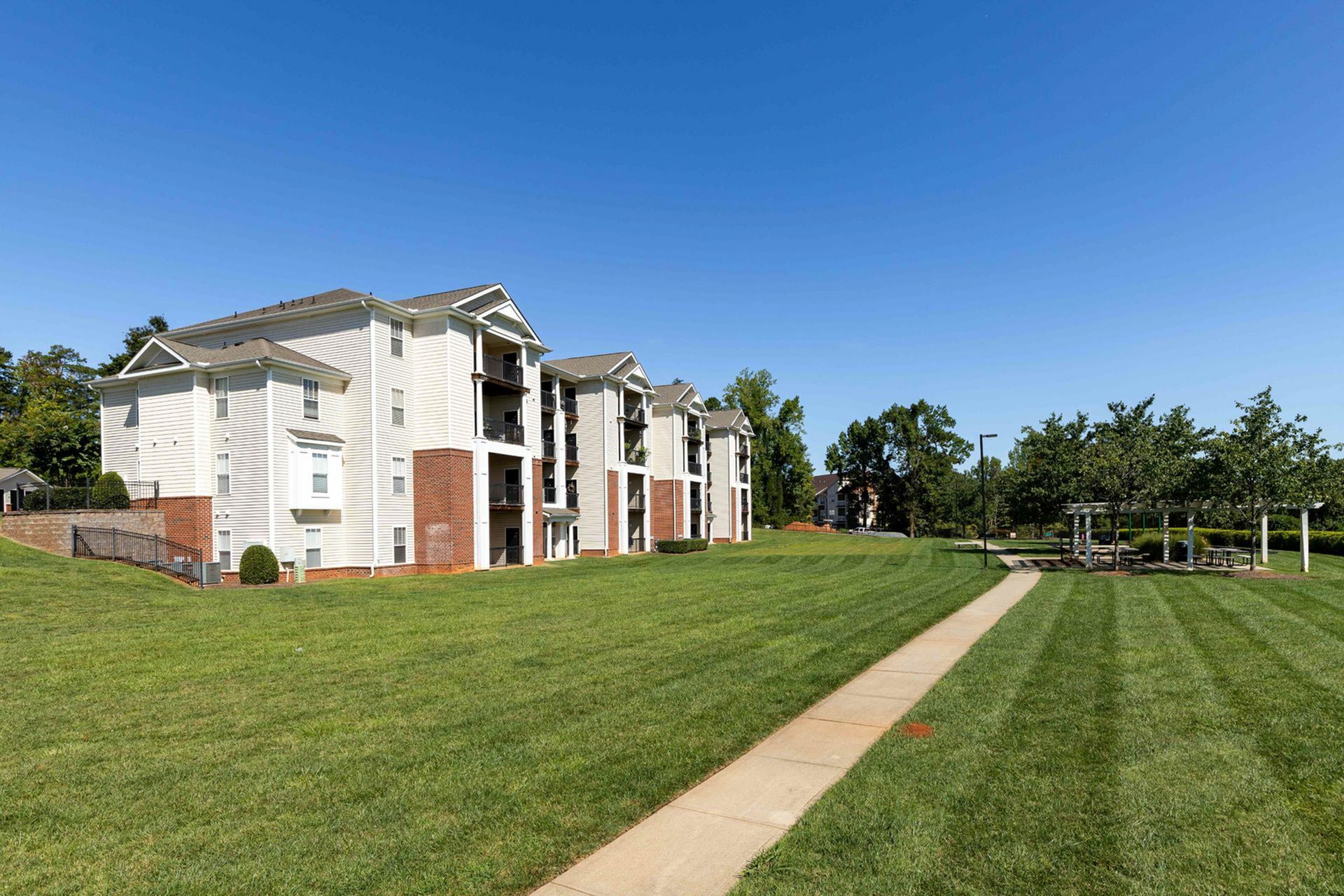Green Lawns at Abberly Woods Apartments in Charlotte, NC