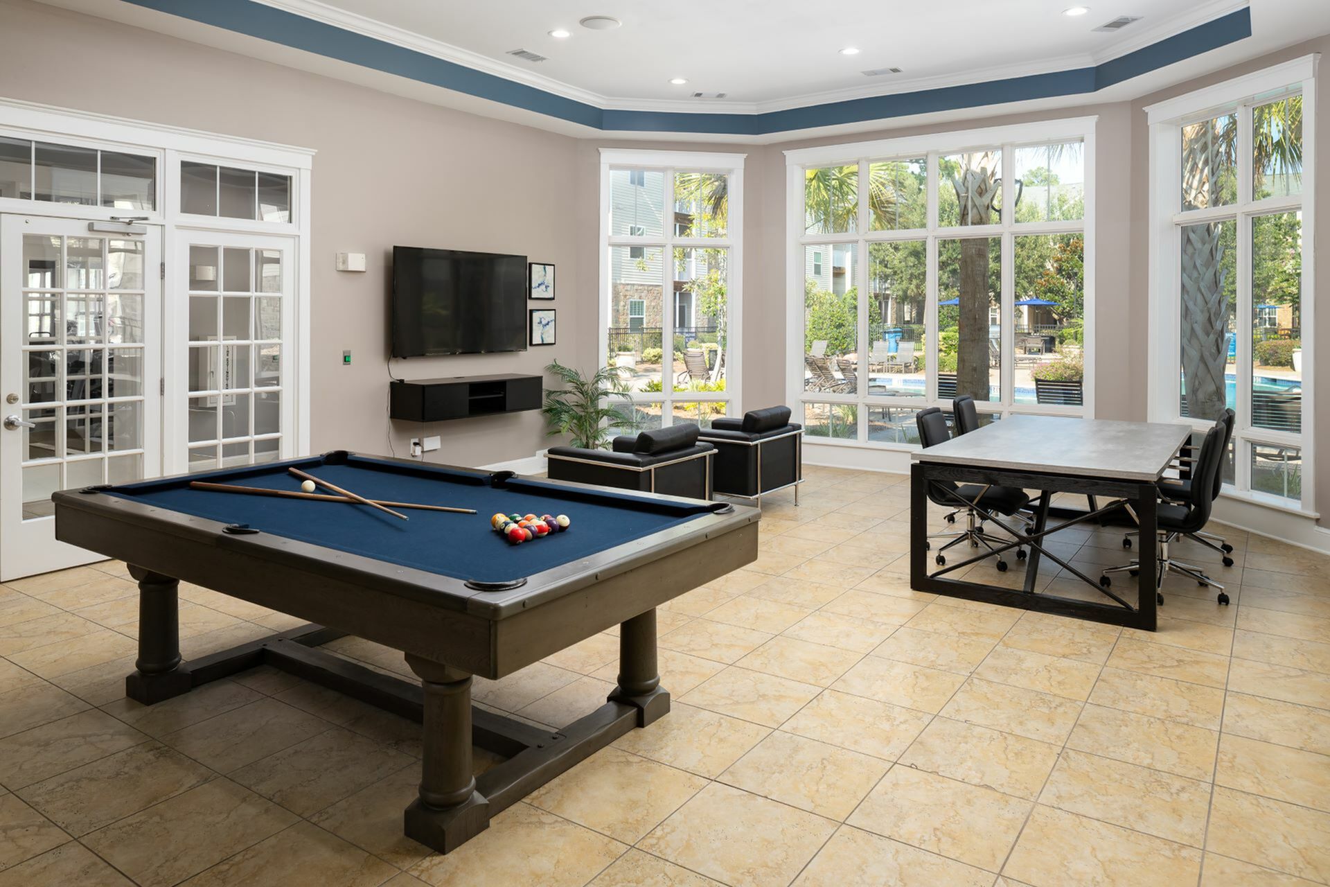 Billiards Room and Lounge at Abberly Pointe Apartments in Beaufort, SC