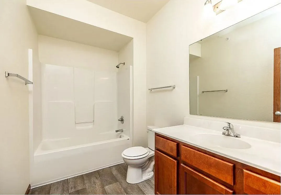 Village Pointe Bathroom