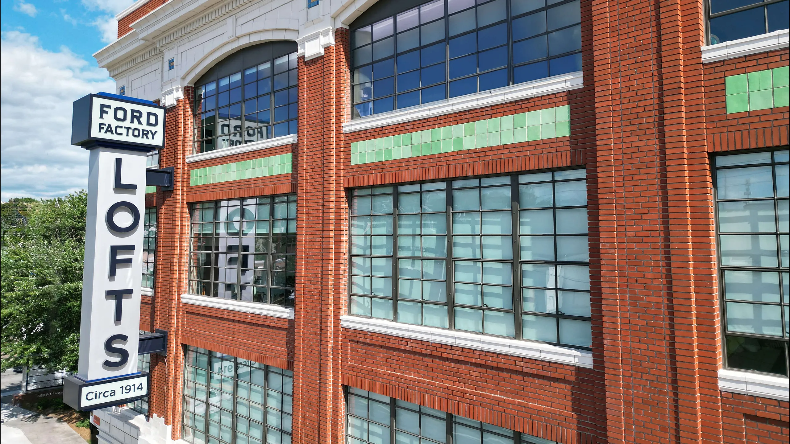 Exterior Street View Sign