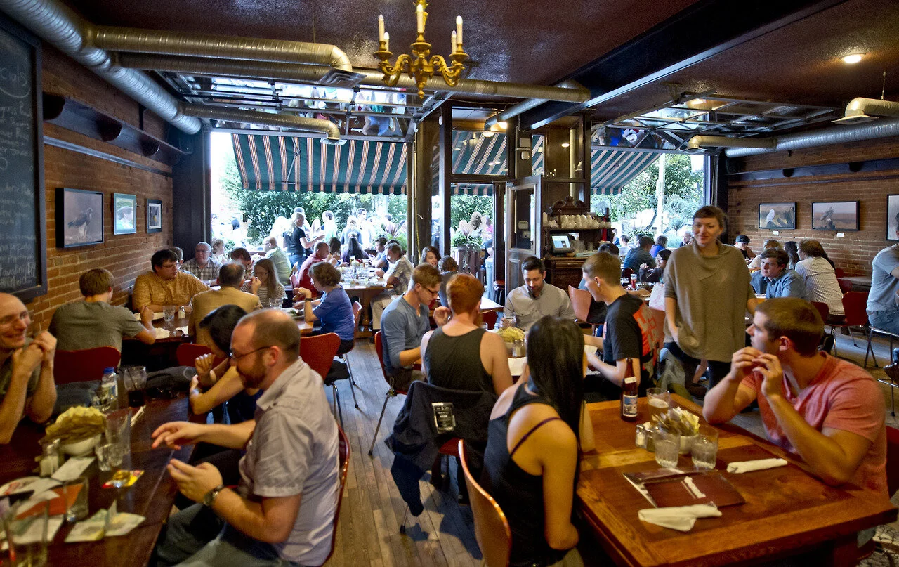 Coffee and Restaurants Near Sir John Franklin-image