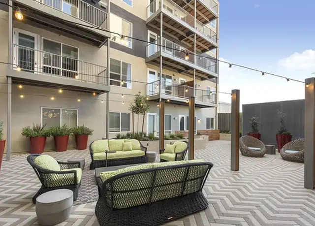 Boutique Comfort: A Deep Dive into the Amenities at Denizen-image