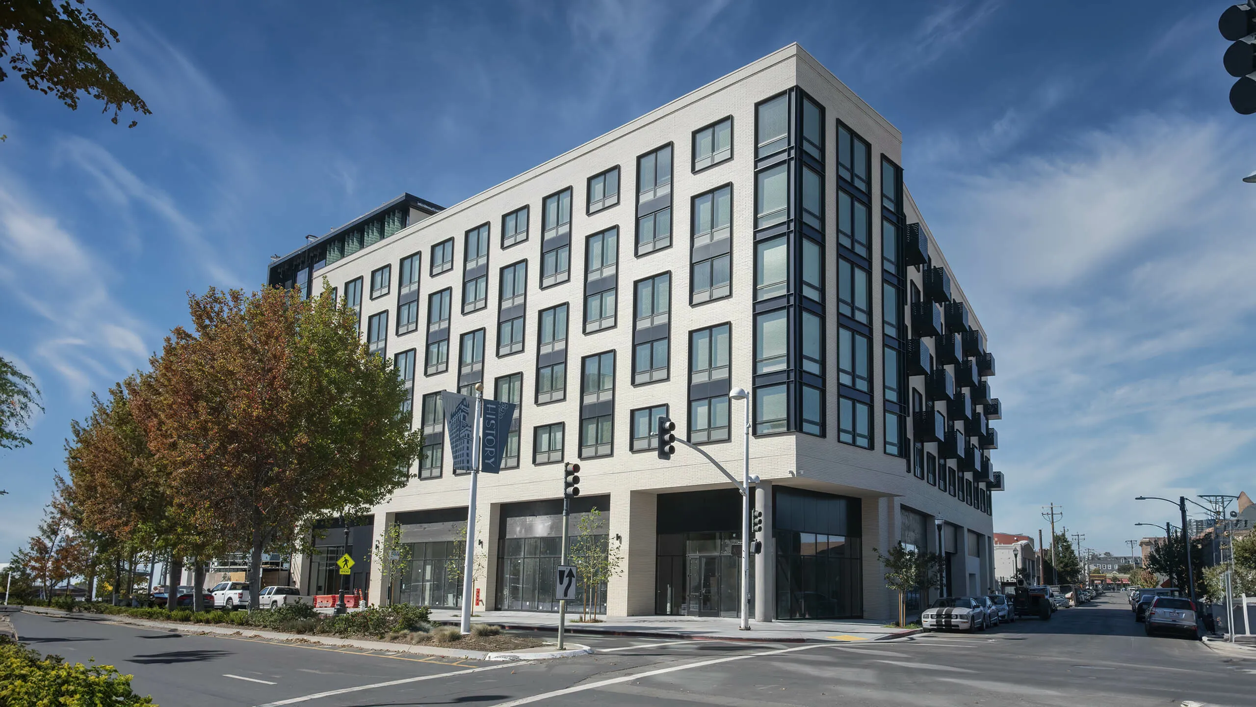 Summer Nights in the Hive District: A July Guide to Uptown Oakland Nightlife-image