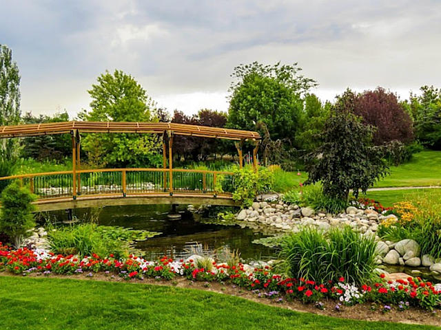 Ashton Gardens