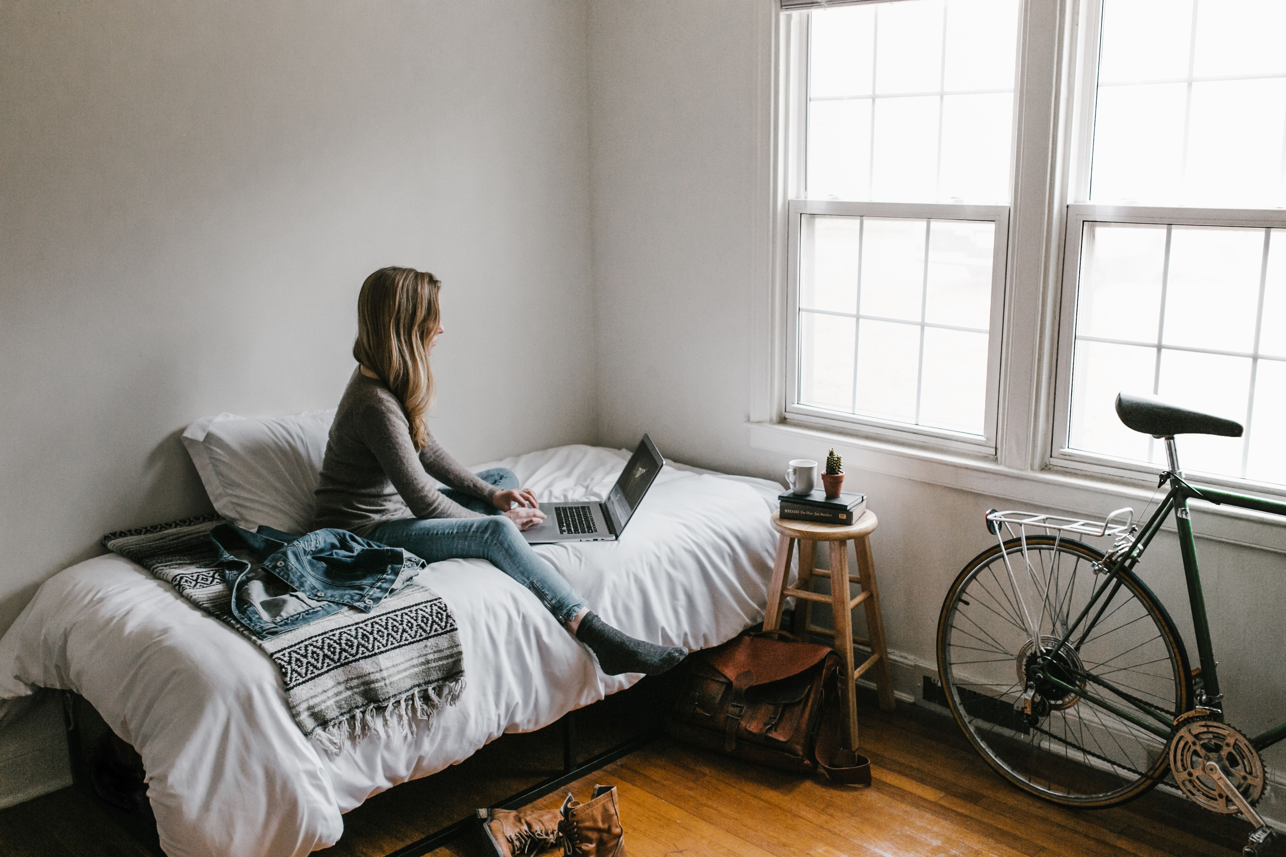 Renting Alone? Here's How to Find the Right Neighborhood Safely-image