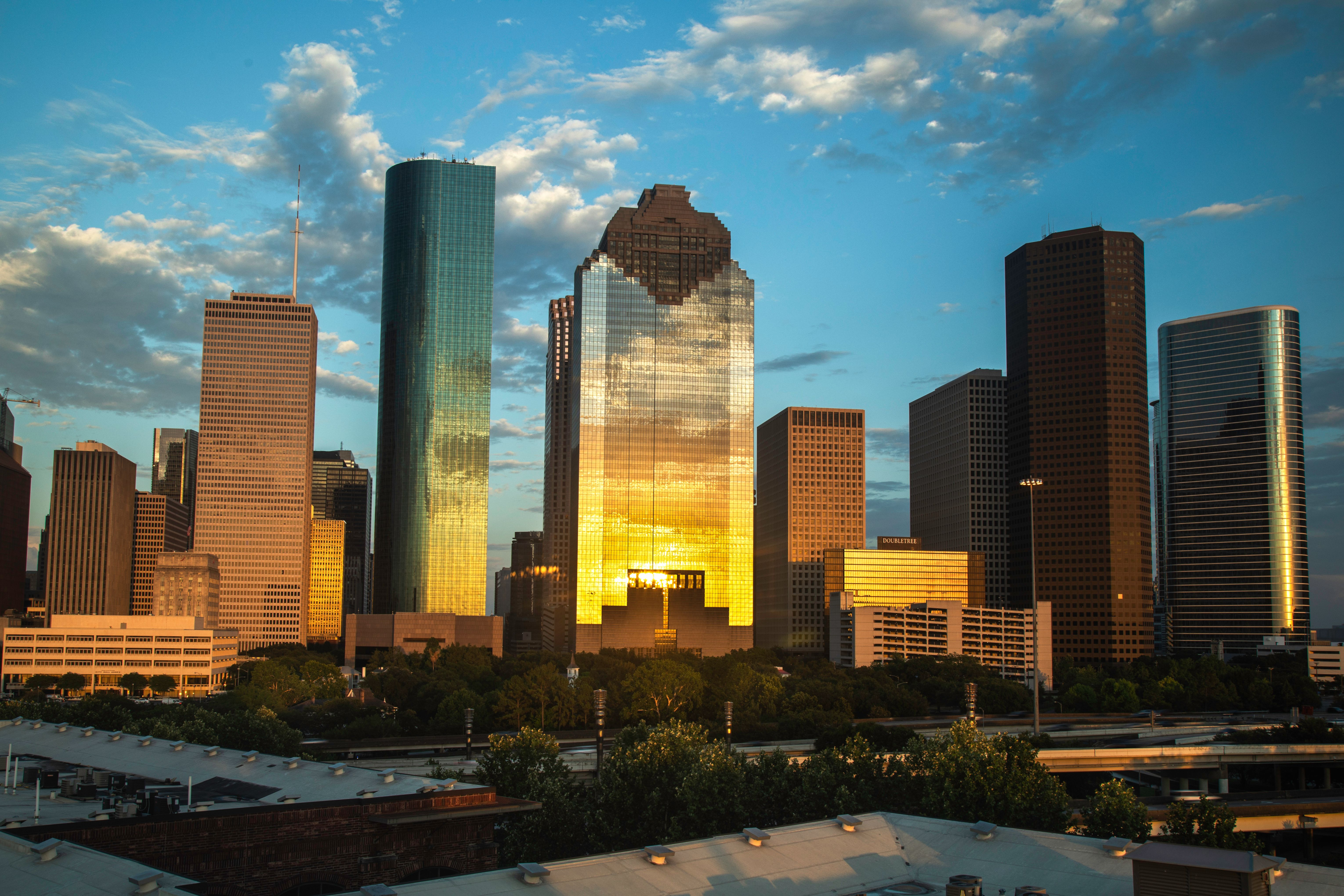 NW Houston vs. Downtown Houston: A Smart Renter's Guide-image