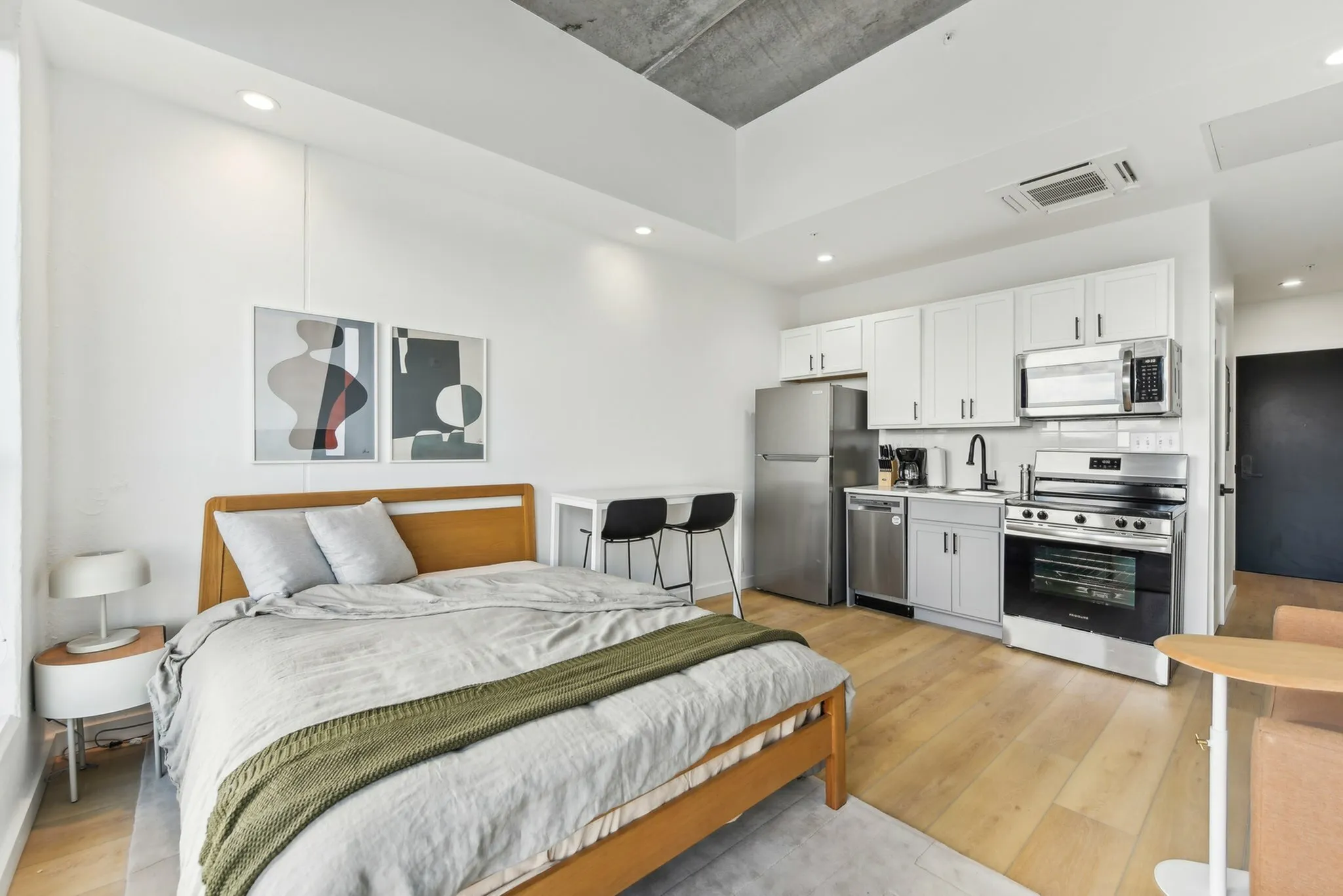Furnished Studio