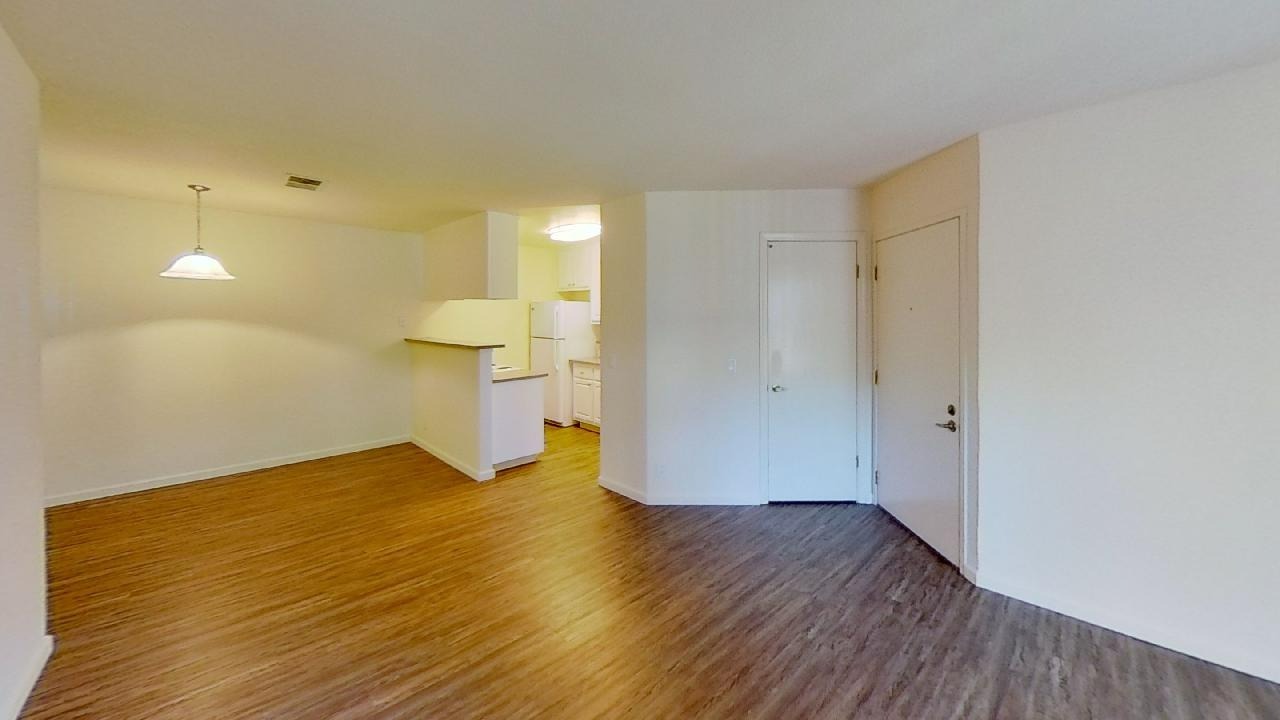 View Photos & Take A Virtual Tour La Salle Apartments