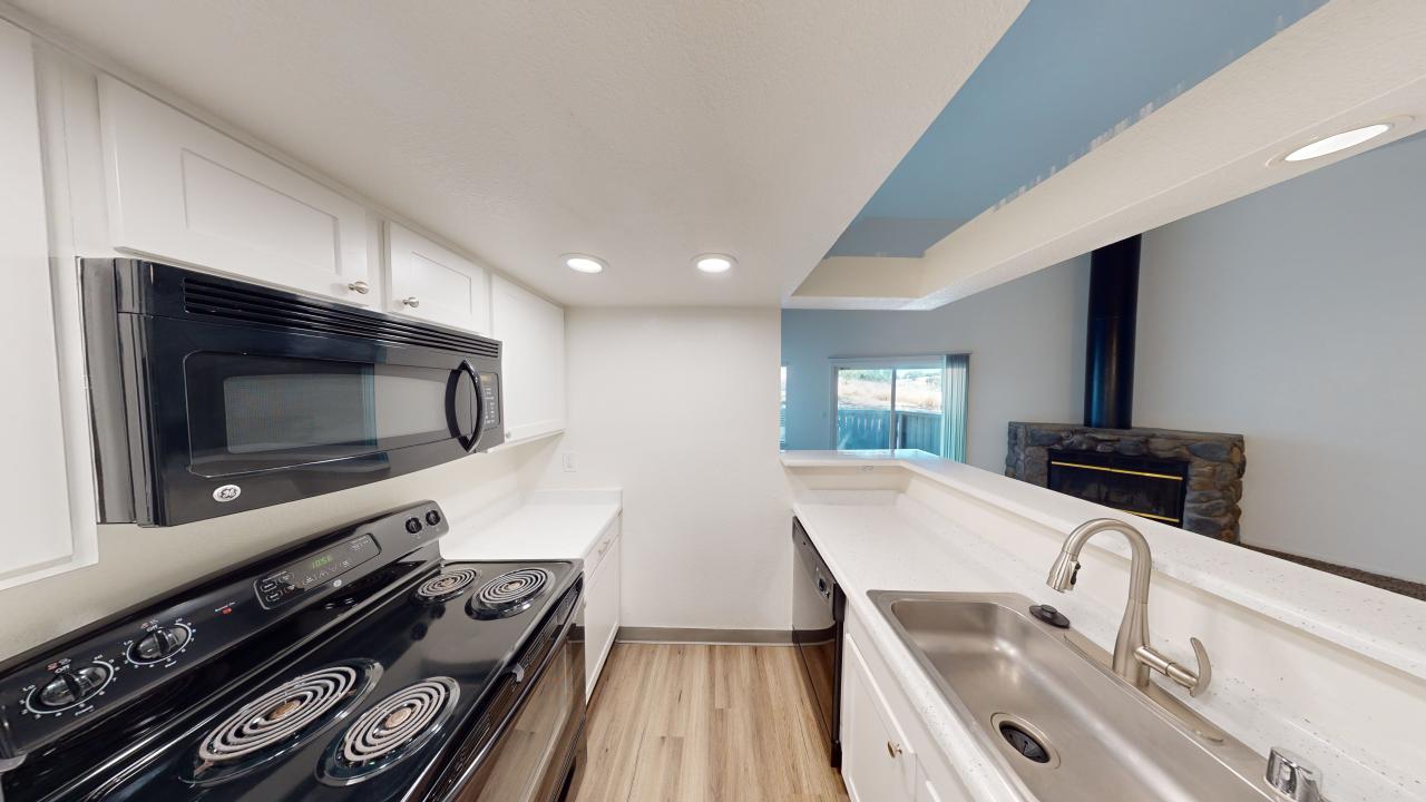 Standard Kitchen