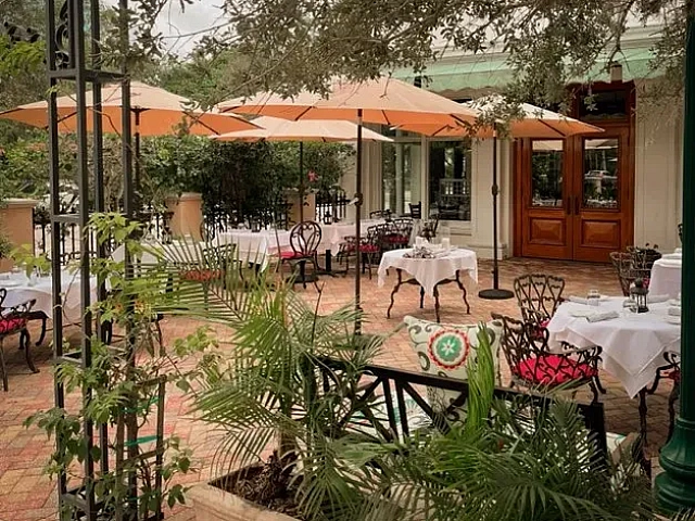 481 Gourmet Outdoor Patio